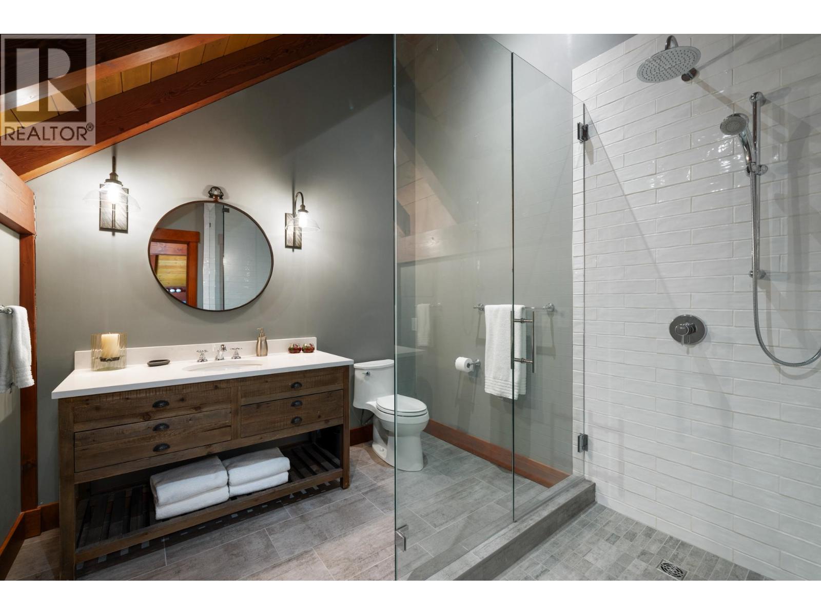 800 TAYLOR ROAD, Bowen Island