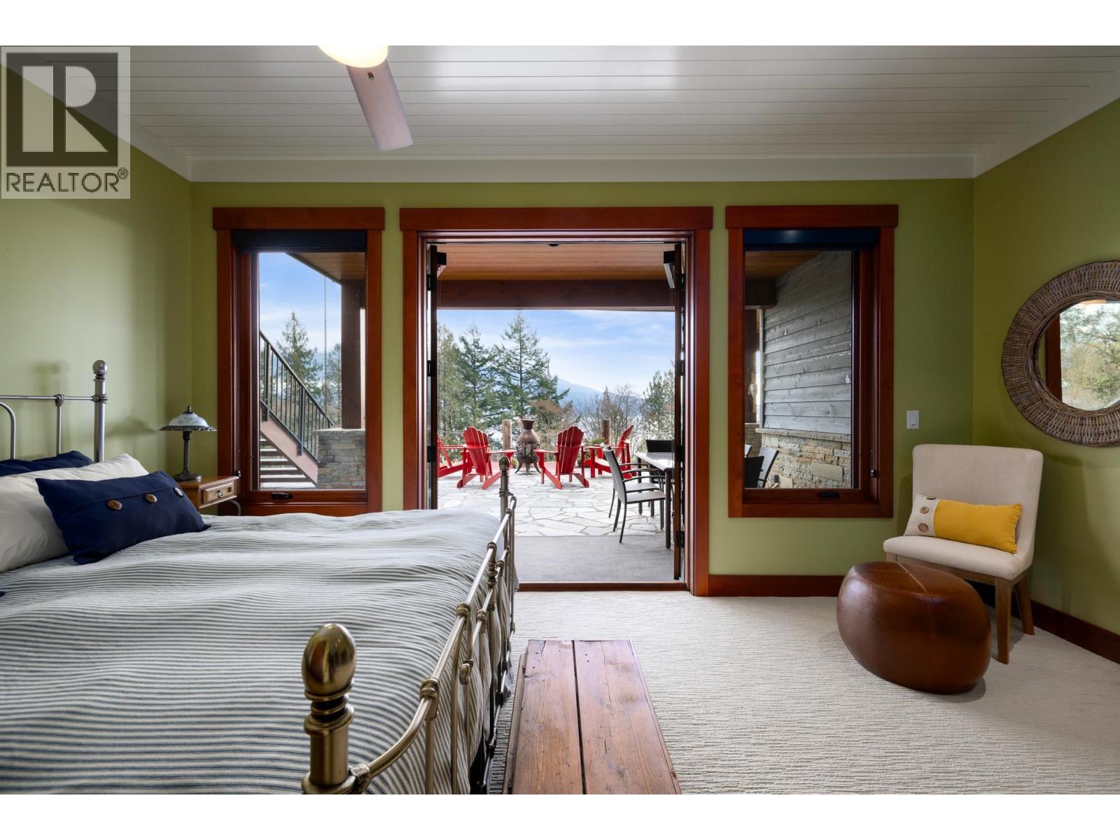 800 TAYLOR ROAD, Bowen Island