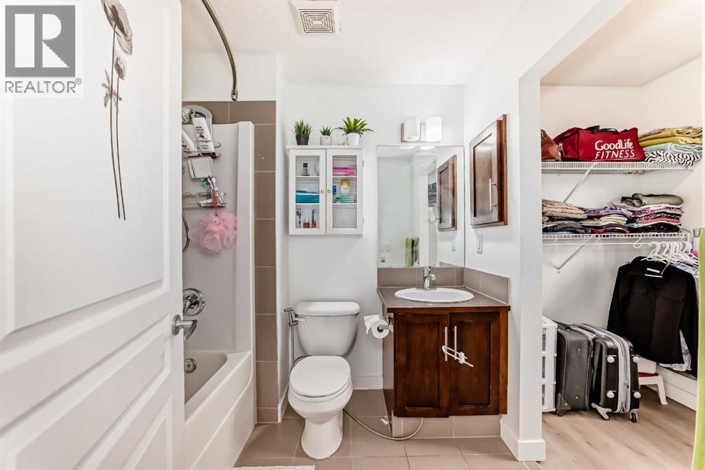 Single Family House 5 Level for Sale in  Panatella Hill NW Panorama Hills Calgary 