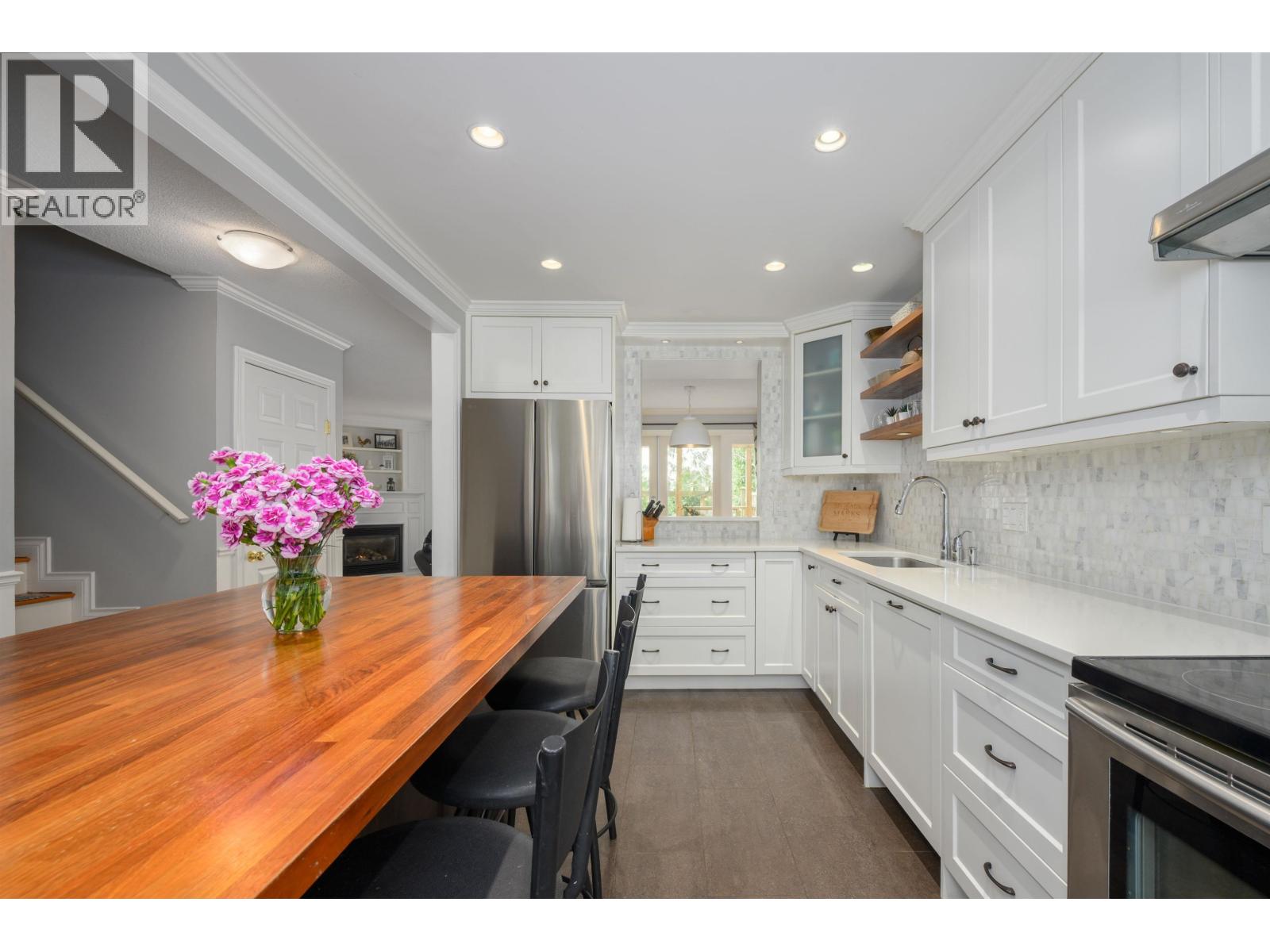 10 2590 AUSTIN AVENUE, Coquitlam