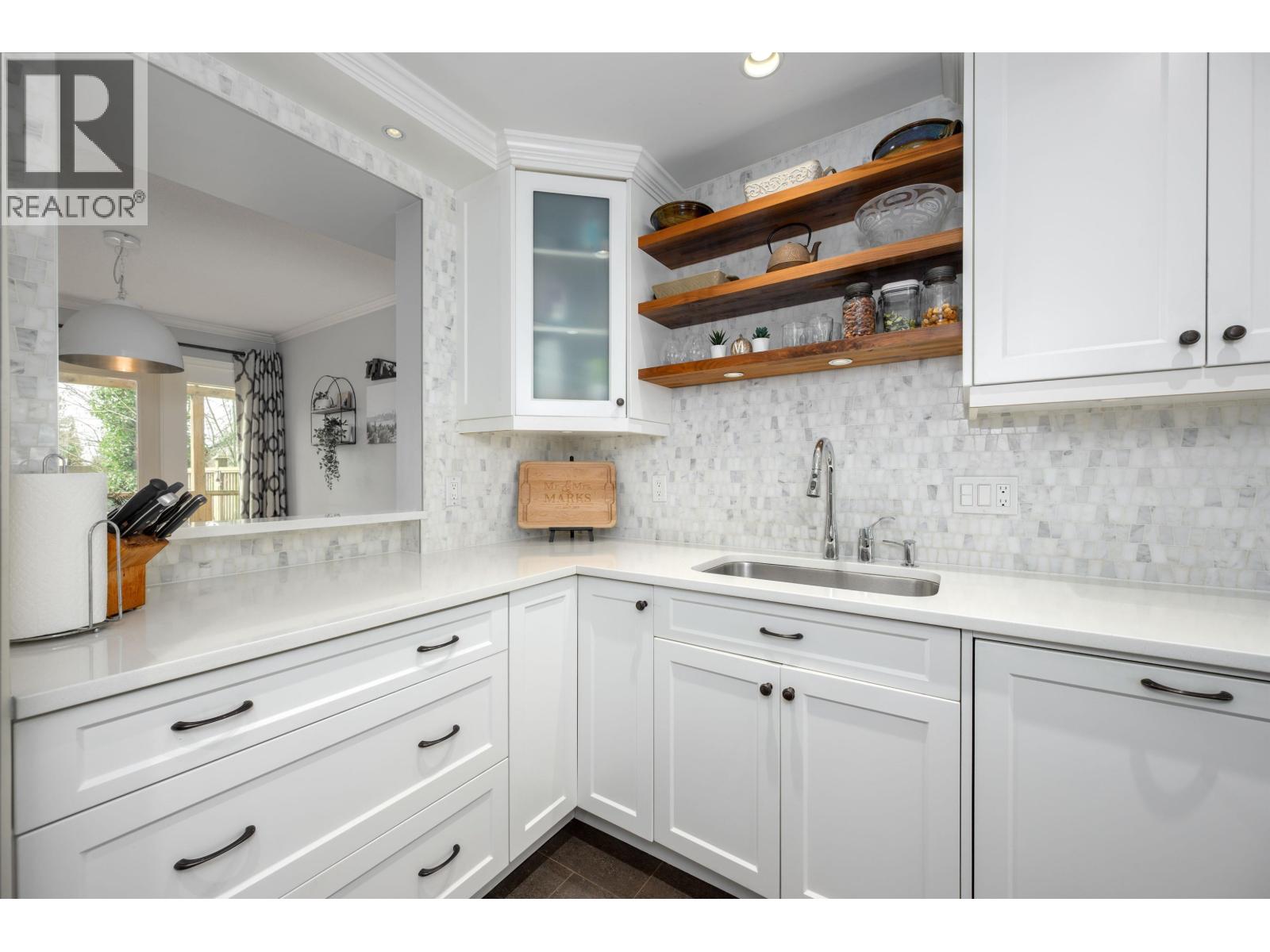 10 2590 AUSTIN AVENUE, Coquitlam