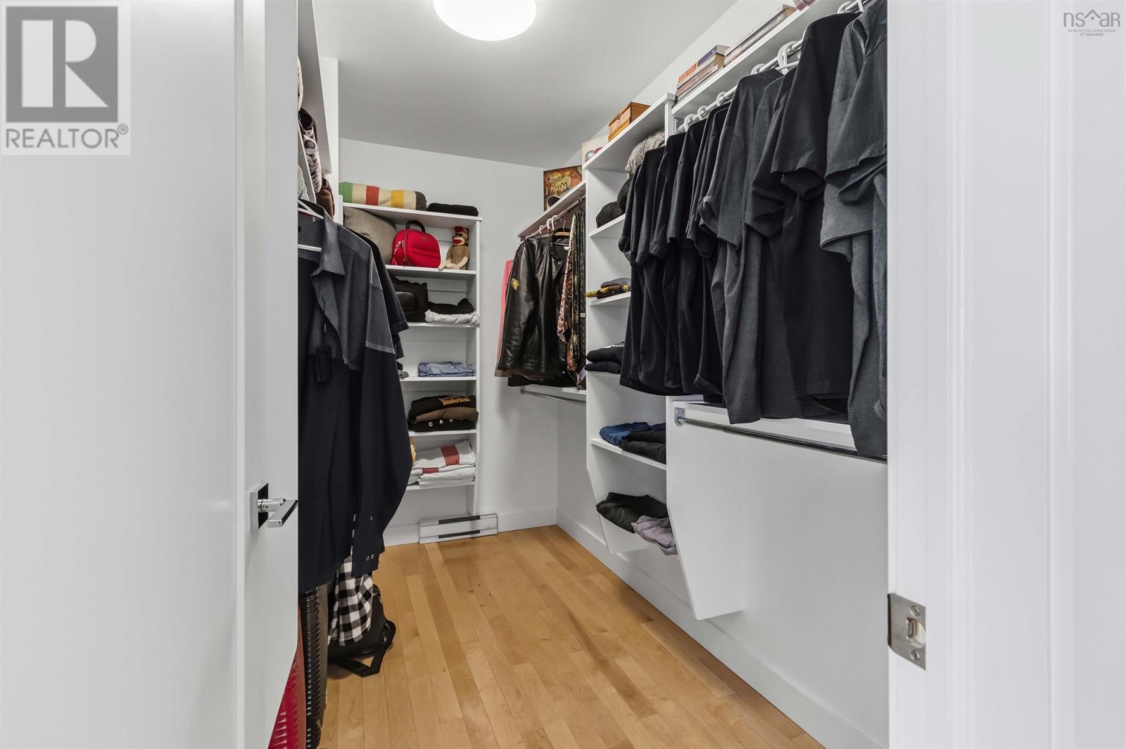 237 TRANSOM DRIVE - 35