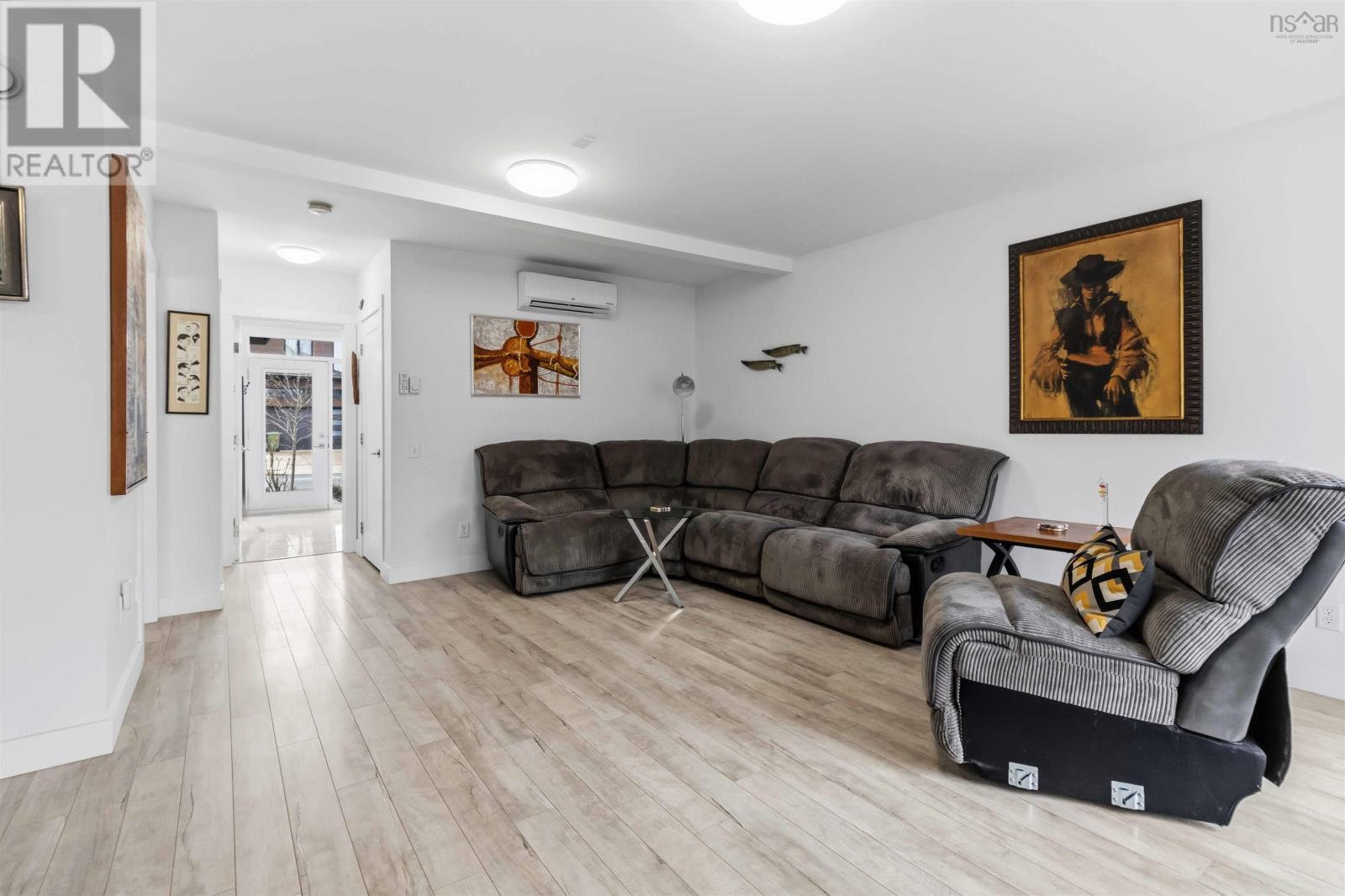 237 TRANSOM DRIVE - 24