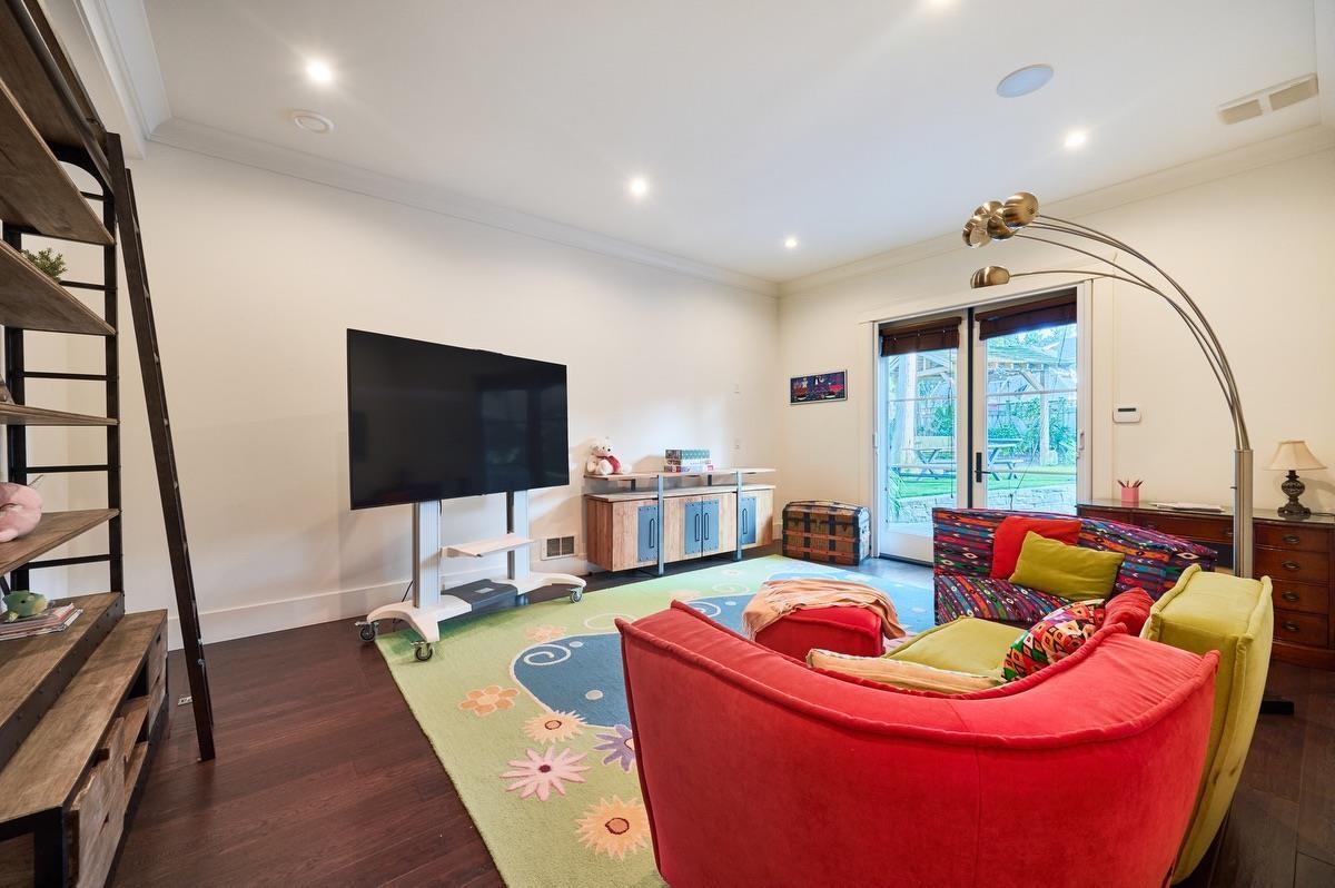 2534 CEDAR DRIVE, Surrey