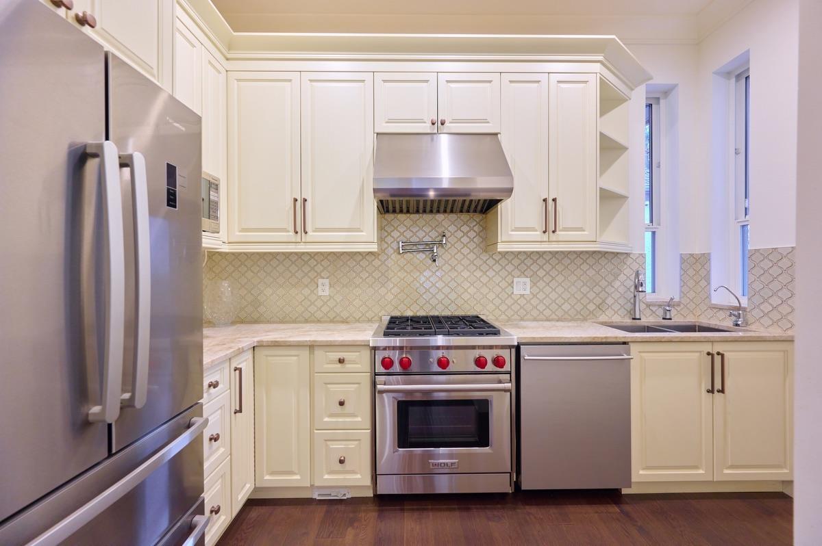 2534 CEDAR DRIVE, Surrey