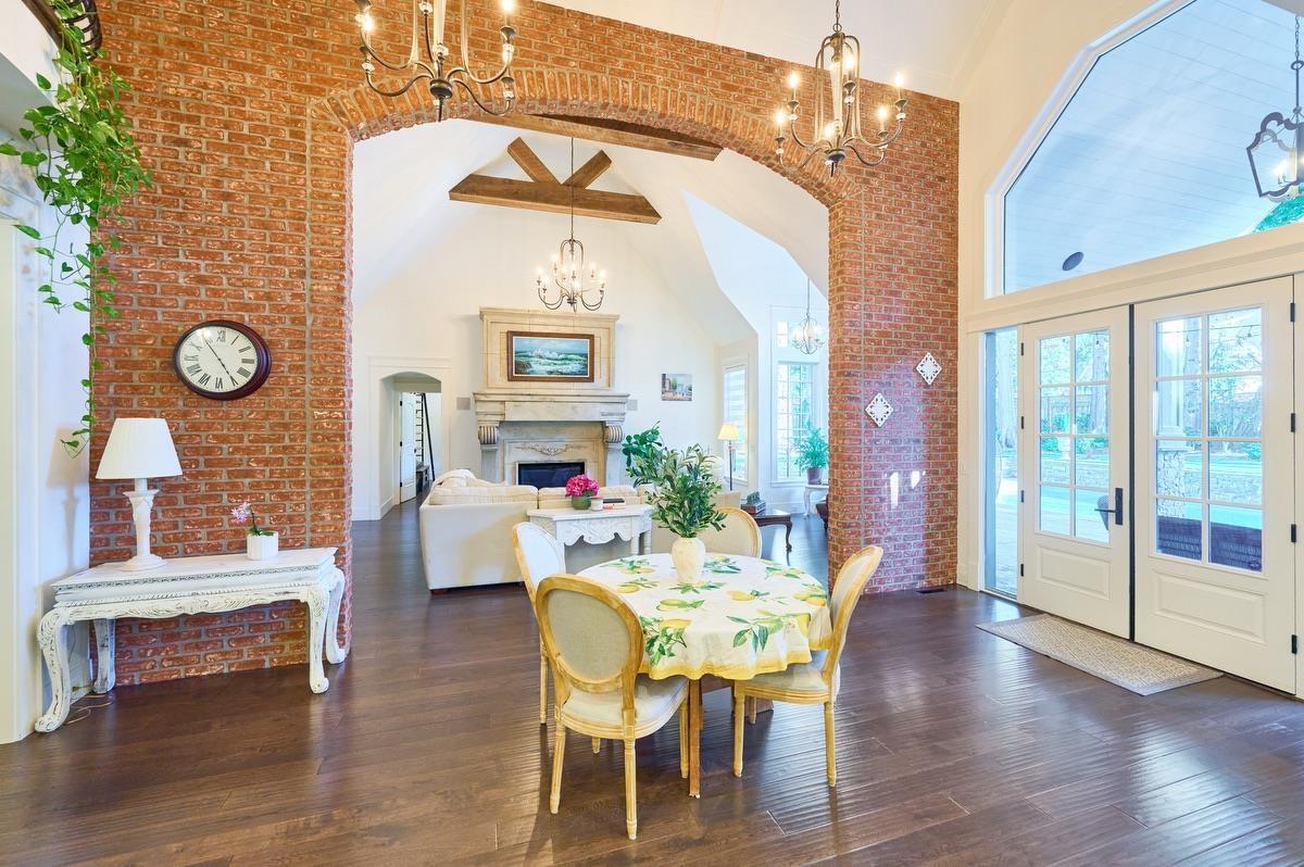 2534 CEDAR DRIVE, Surrey