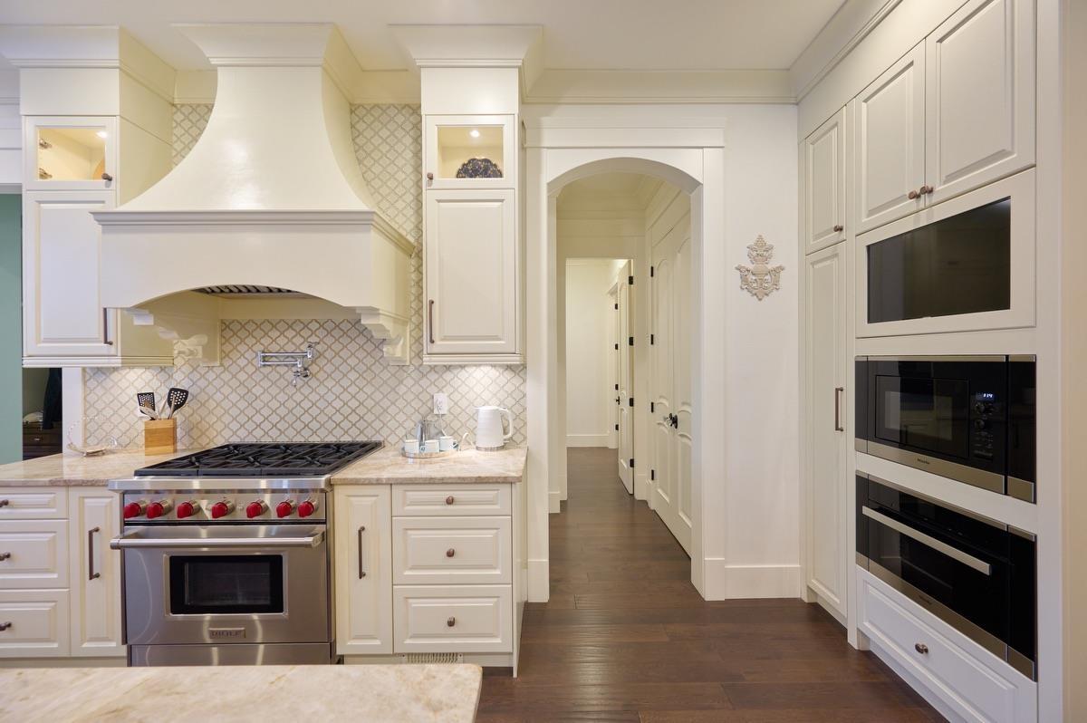 2534 CEDAR DRIVE, Surrey