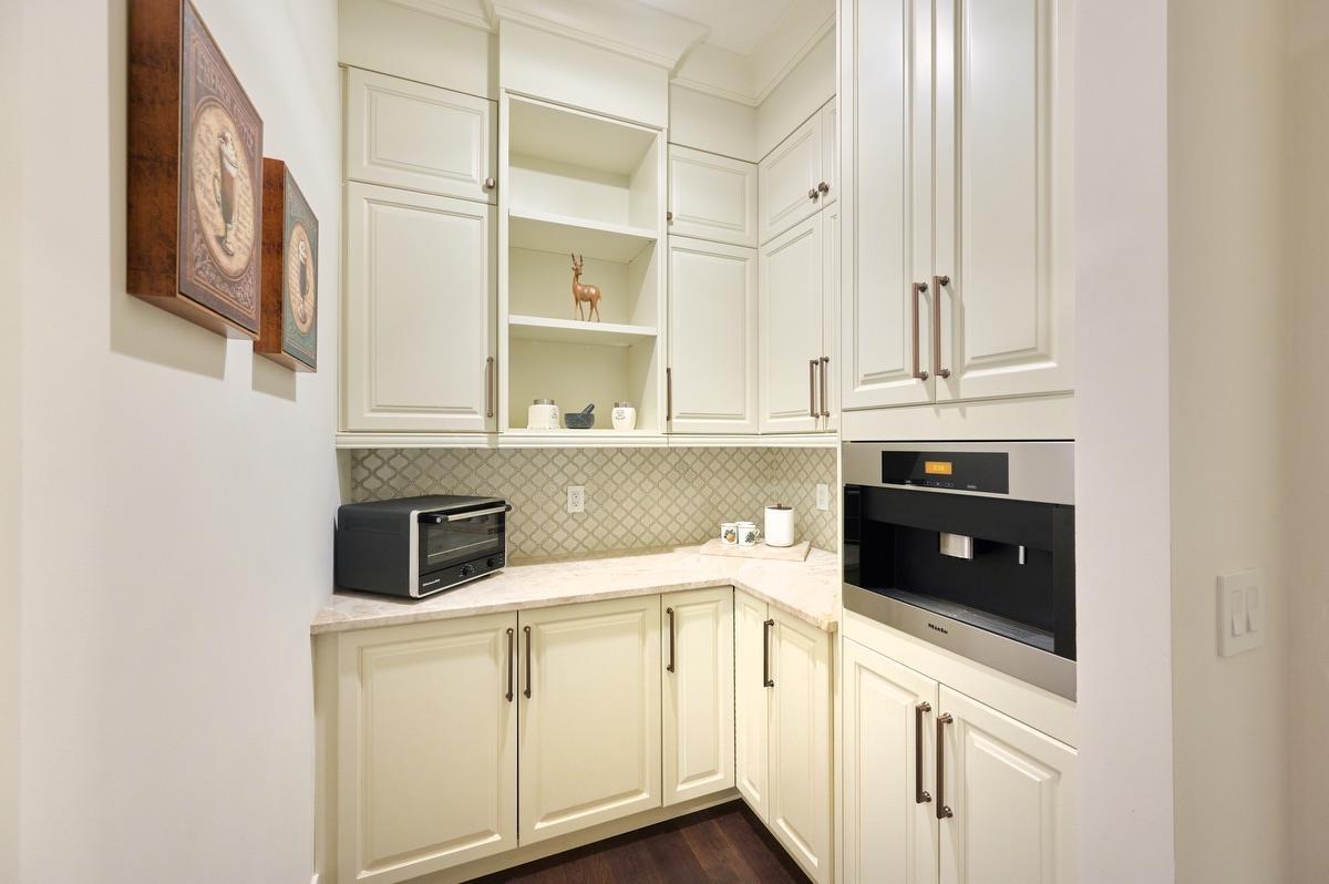 2534 CEDAR DRIVE, Surrey