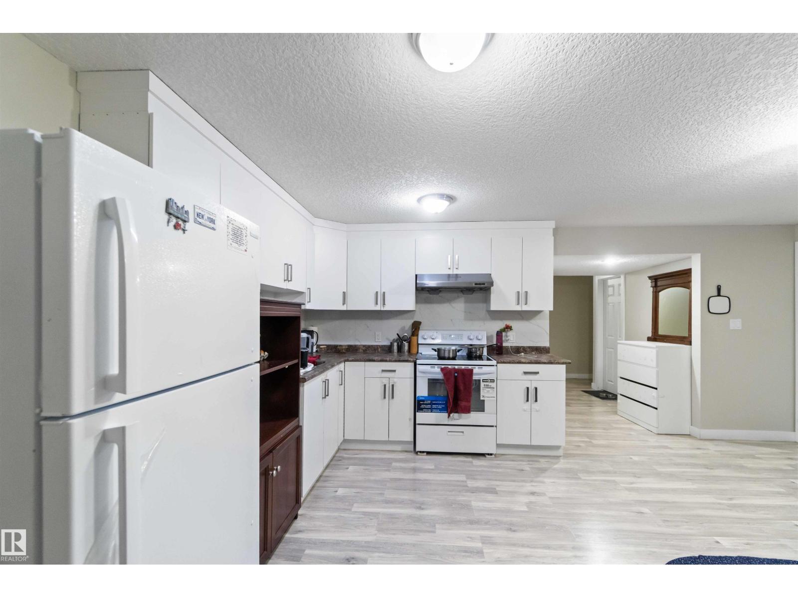 1017 82 ST SW, Edmonton