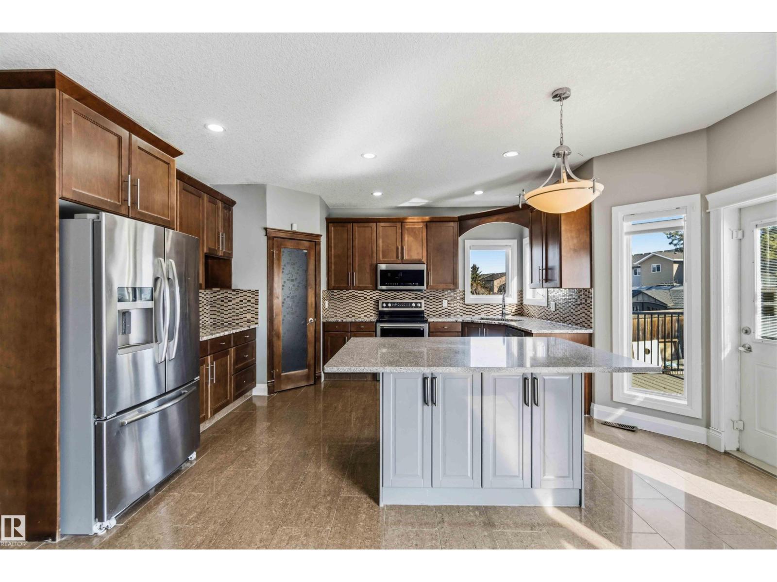 3563 14 ST NW, Edmonton