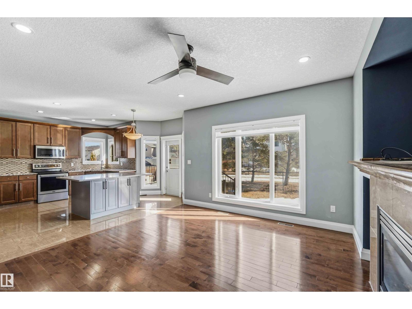 3563 14 ST NW, Edmonton