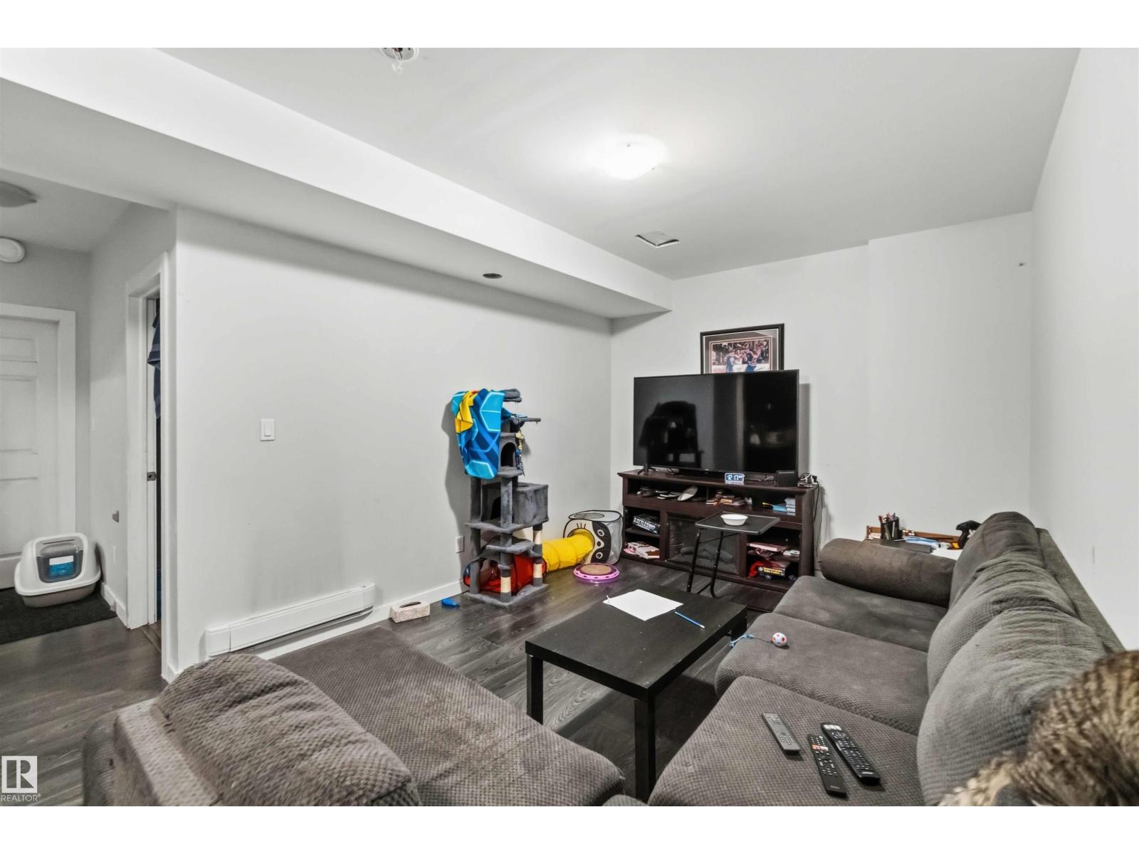 3563 14 ST NW, Edmonton