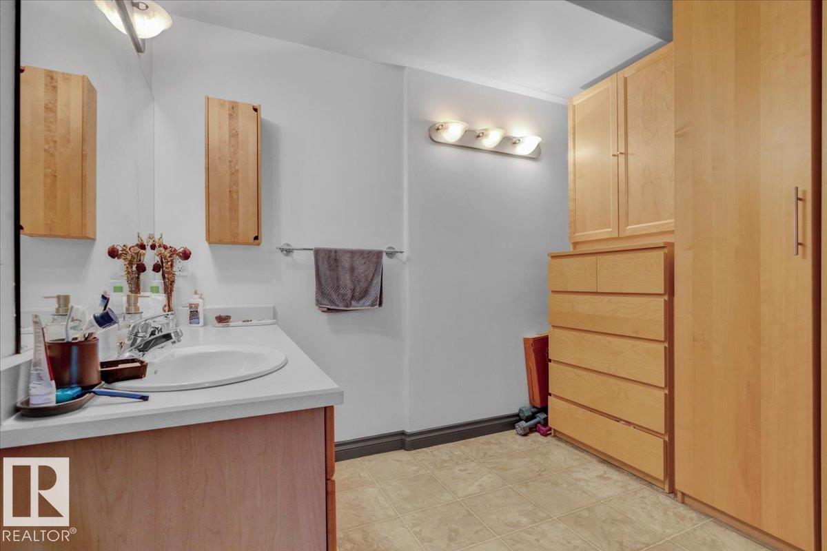 #207 9739 92 ST NW, Edmonton