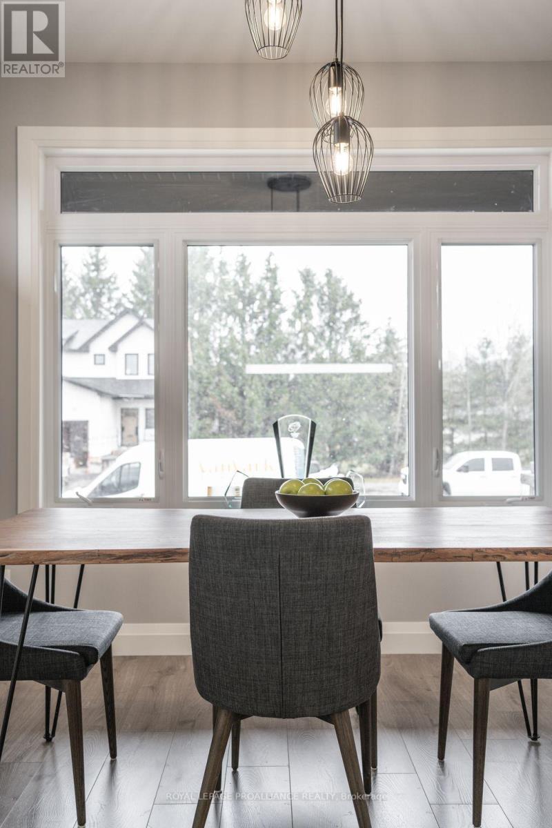 5 MACKENZIE JOHN CRESCENT - 11
