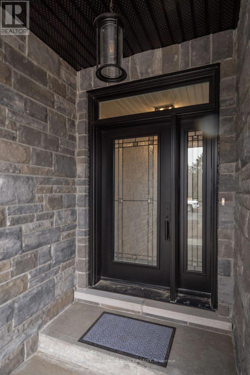 5 MACKENZIE JOHN CRESCENT - 3