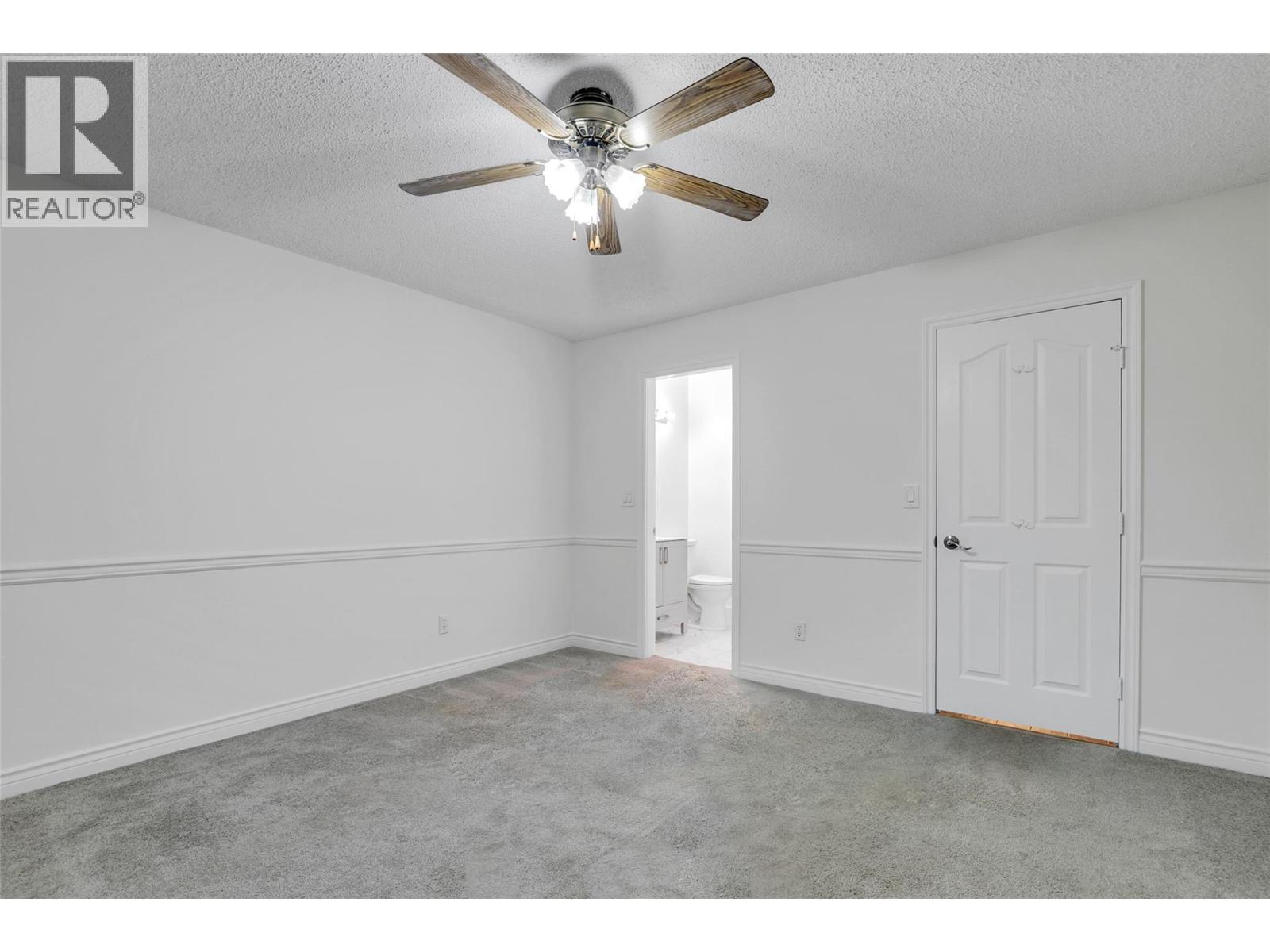 206 983 Bernard Avenue, Kelowna