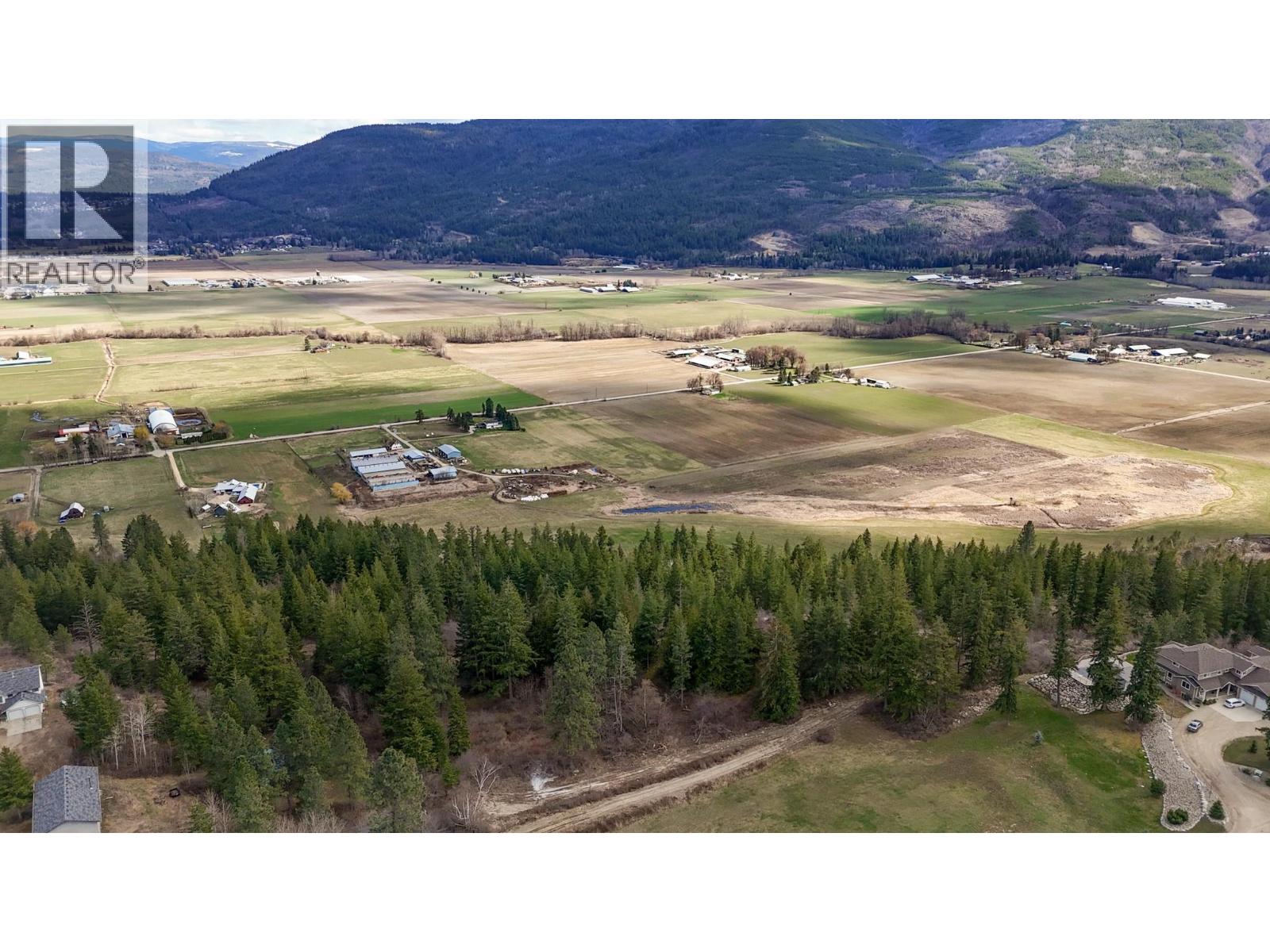  1600 Street Southwest, Salmon Arm