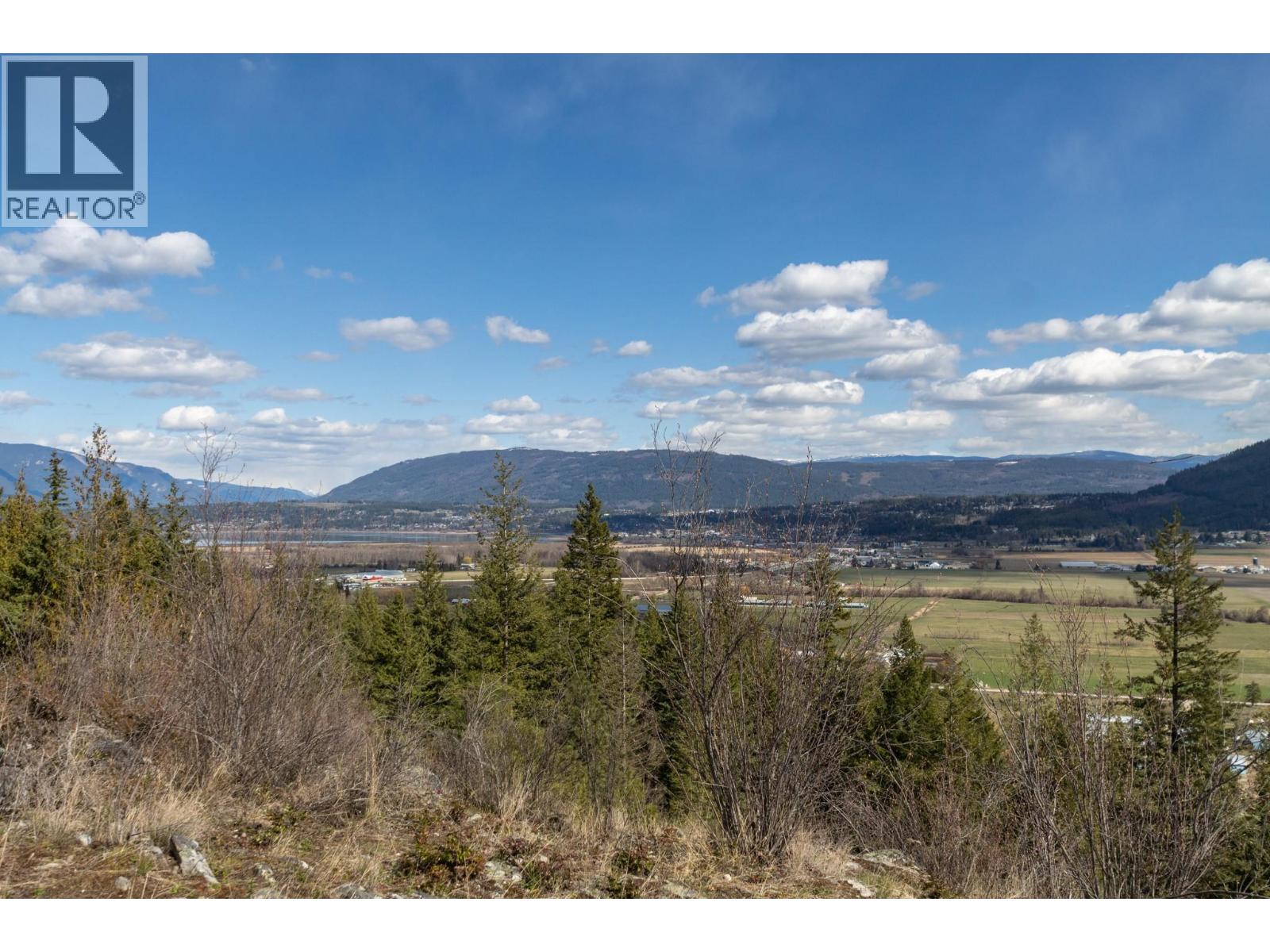  1600 Street Southwest, Salmon Arm