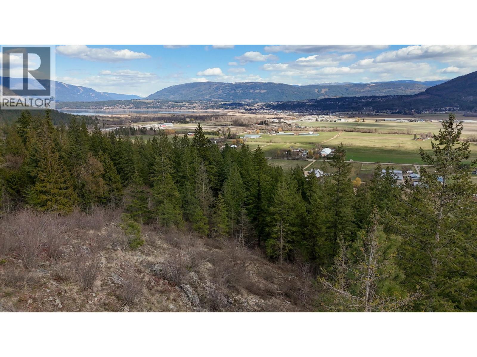  1600 Street Southwest, Salmon Arm