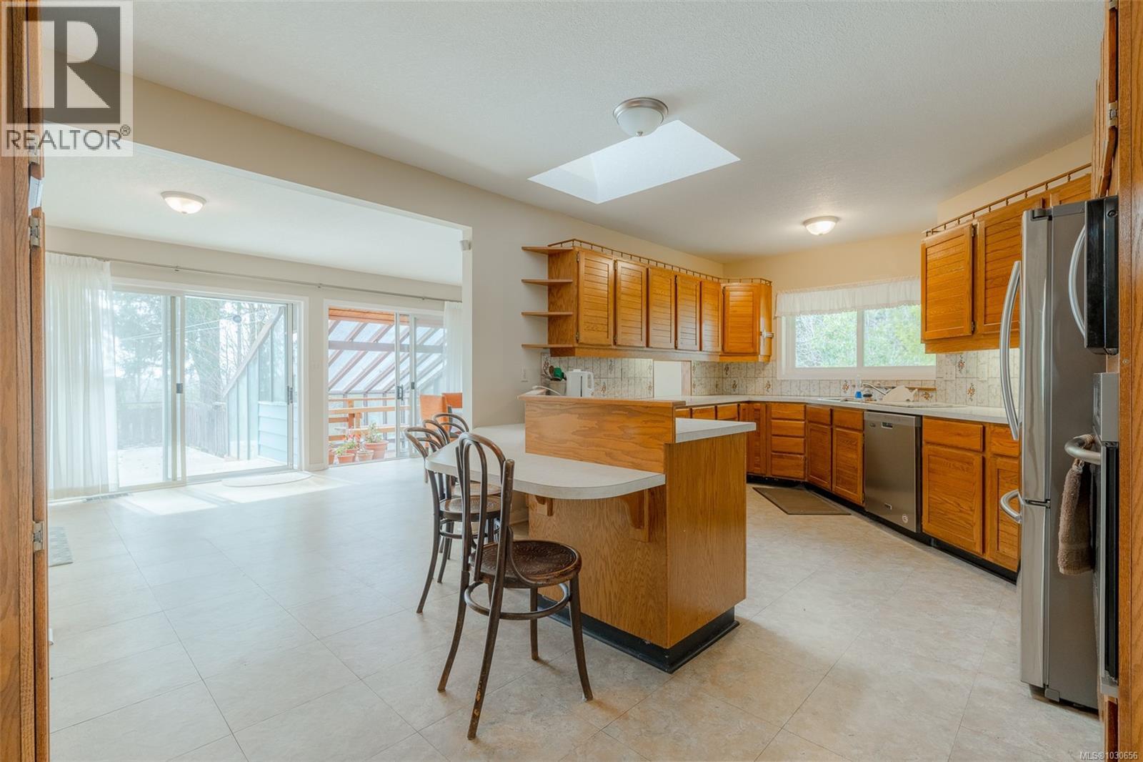 1850 ALBERNI HWY - 7