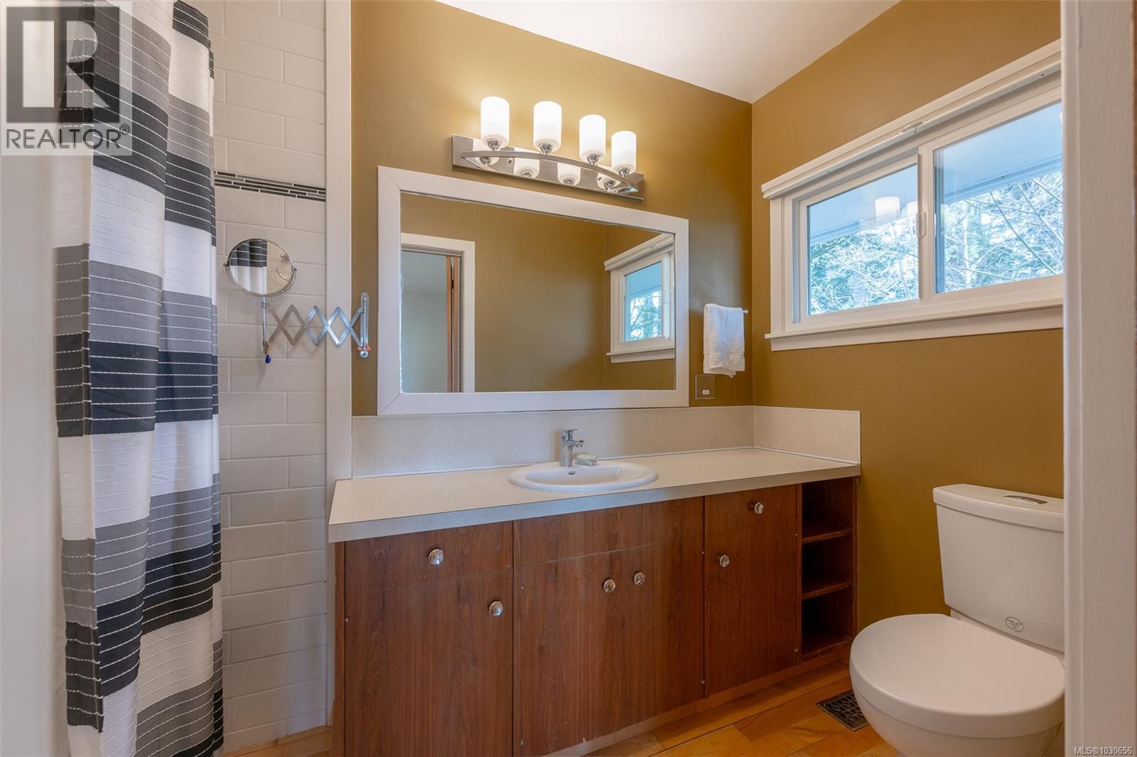 1850 Alberni Hwy - 30