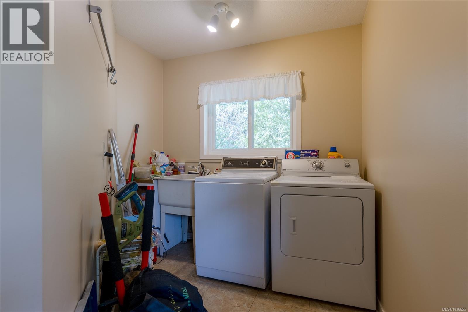 1850 Alberni Hwy - 31