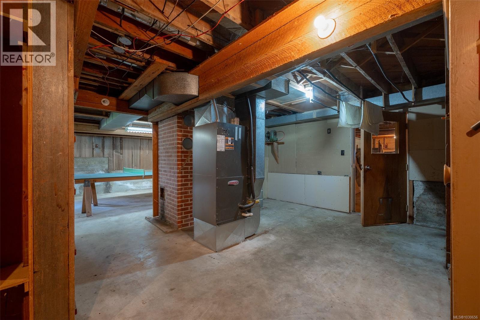 1850 ALBERNI HWY - 33