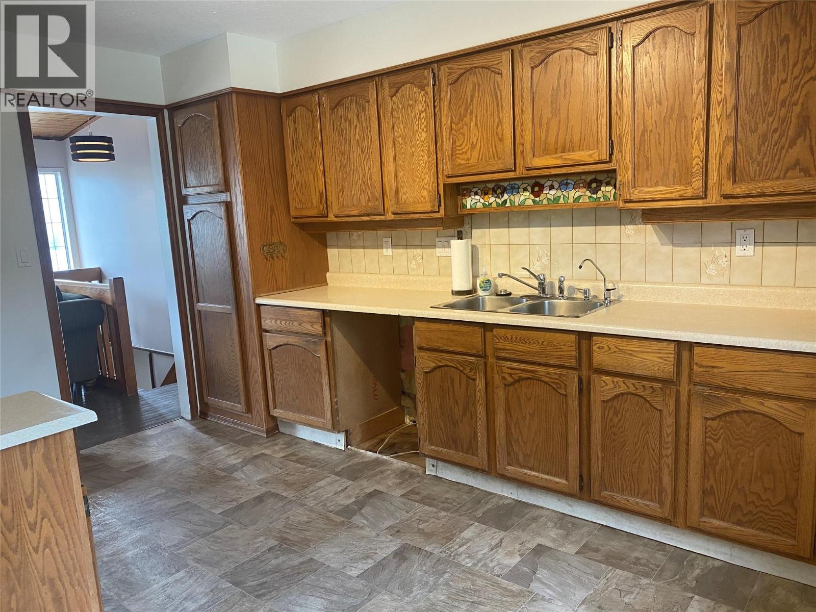 2900 PROSPECT DRIVE - 7