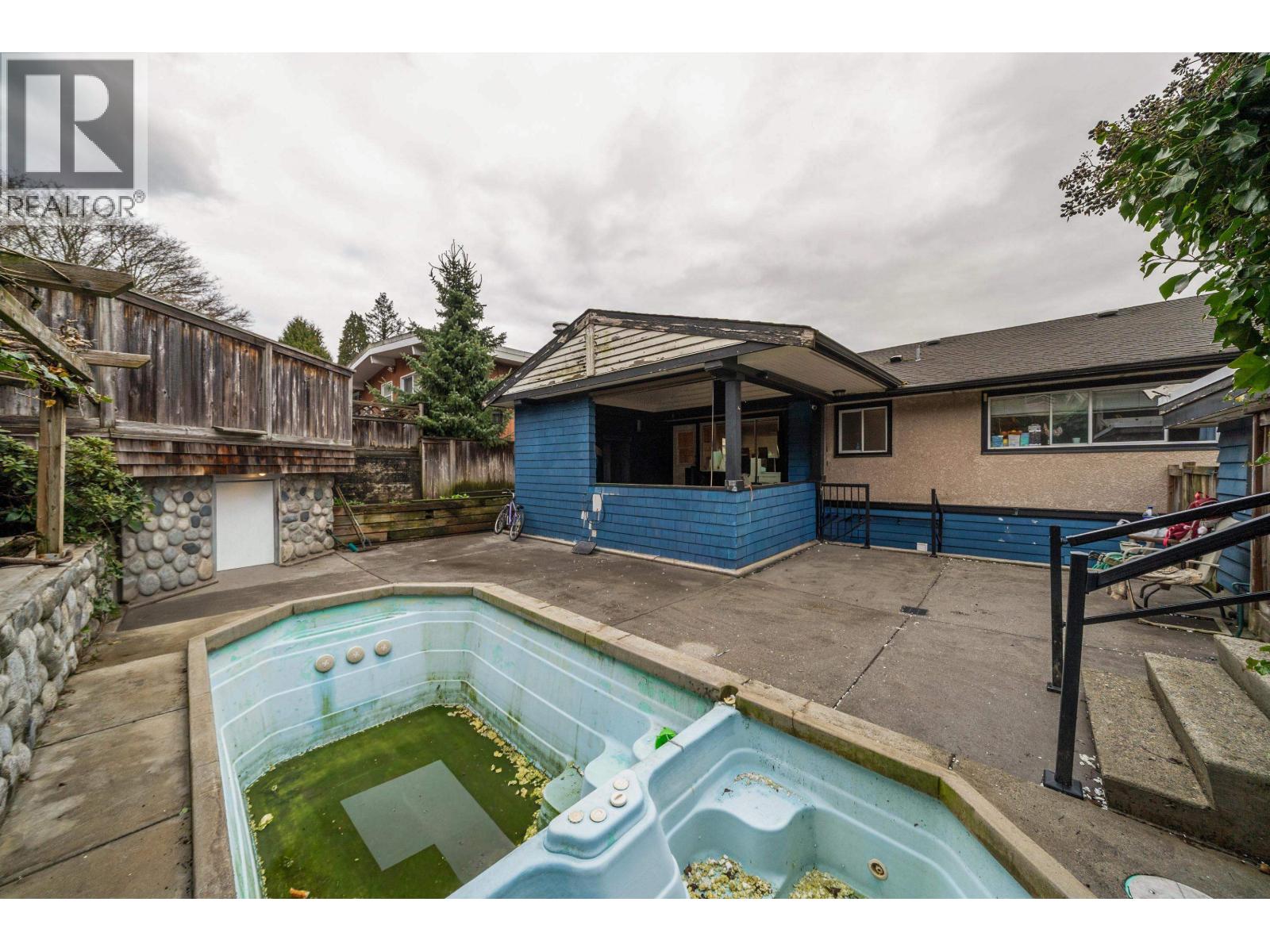 360 SEAFORTH CRESCENT, Coquitlam