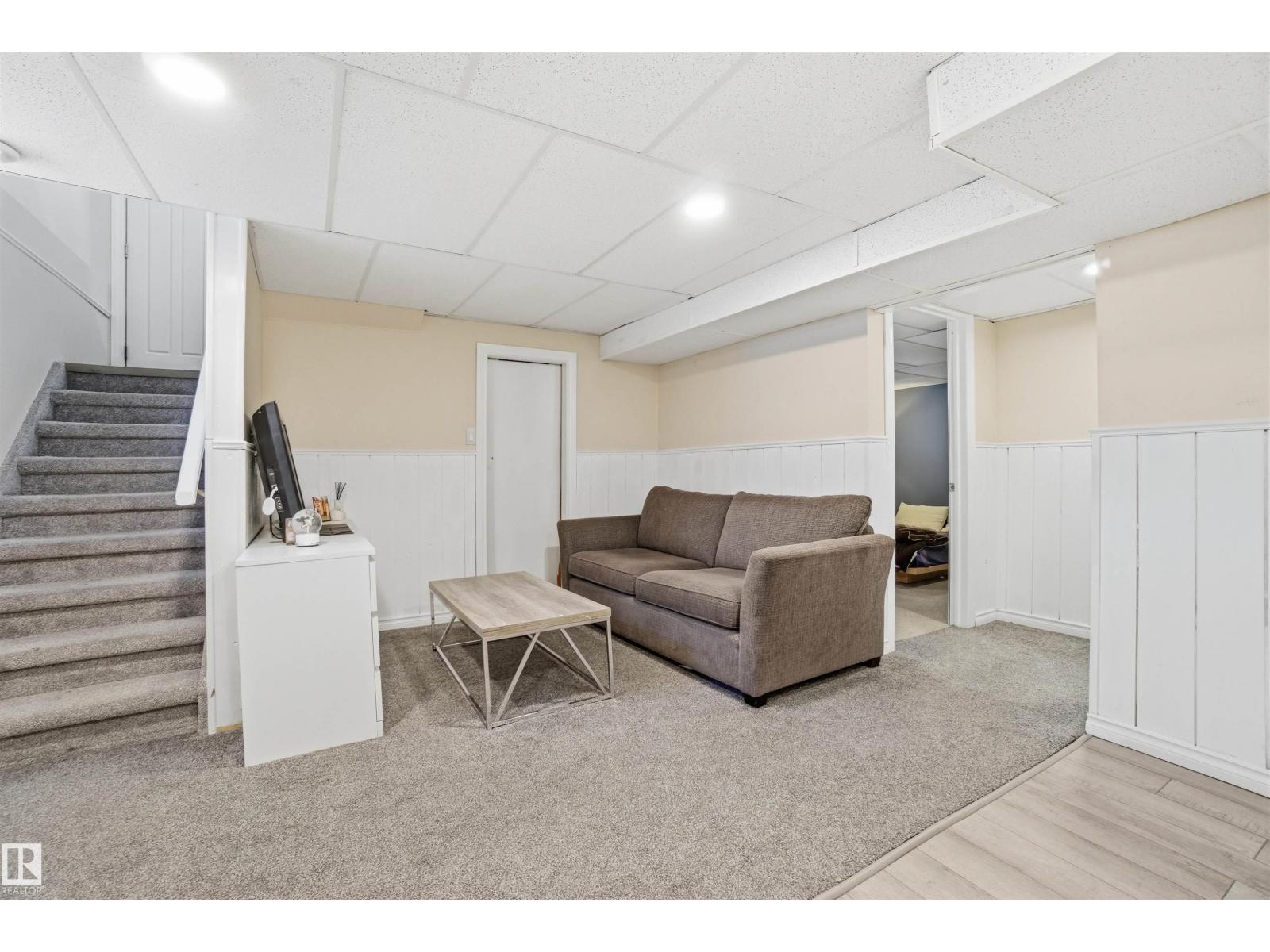 5208 90 AV NW, Edmonton