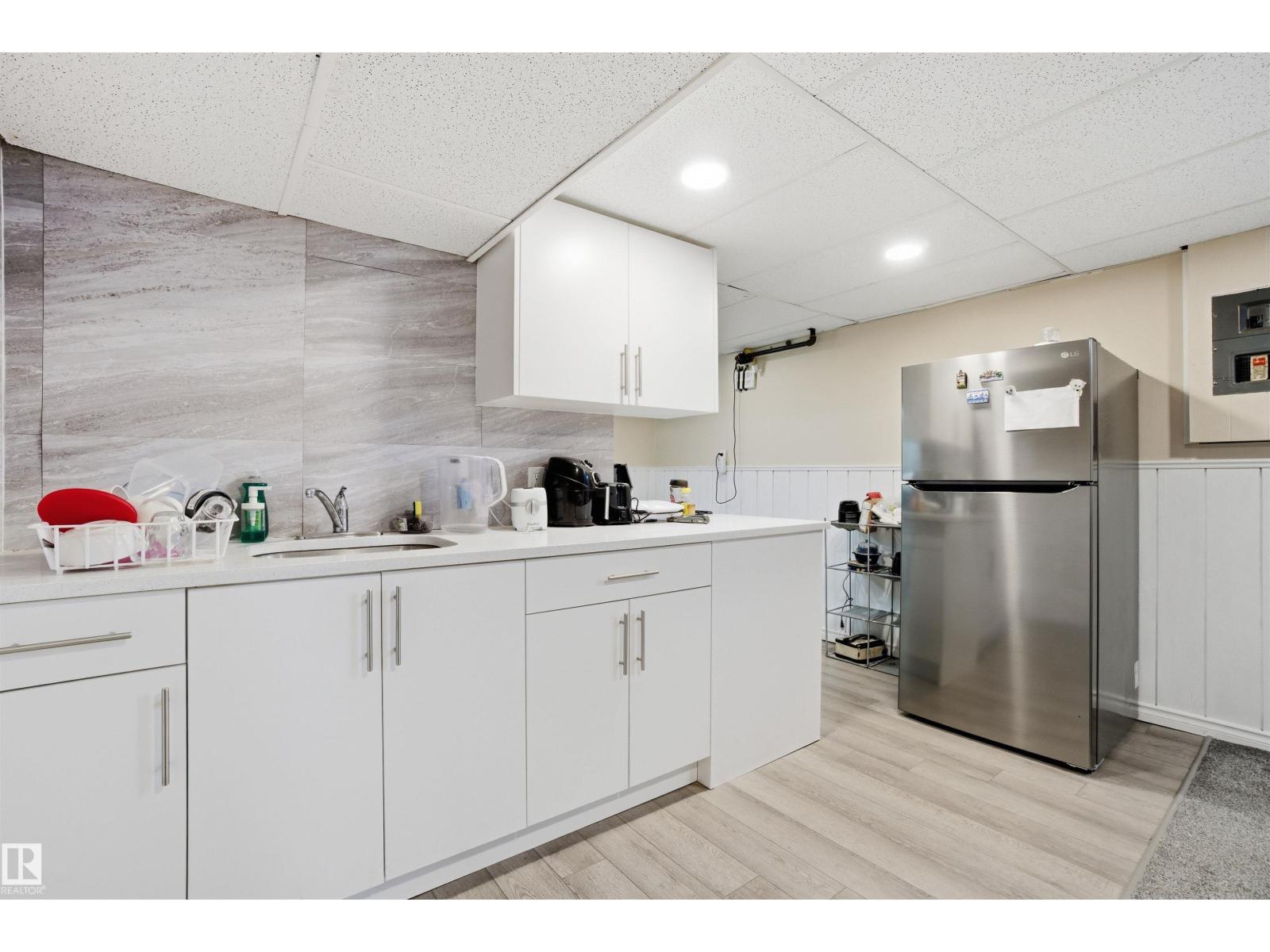 5208 90 AV NW, Edmonton