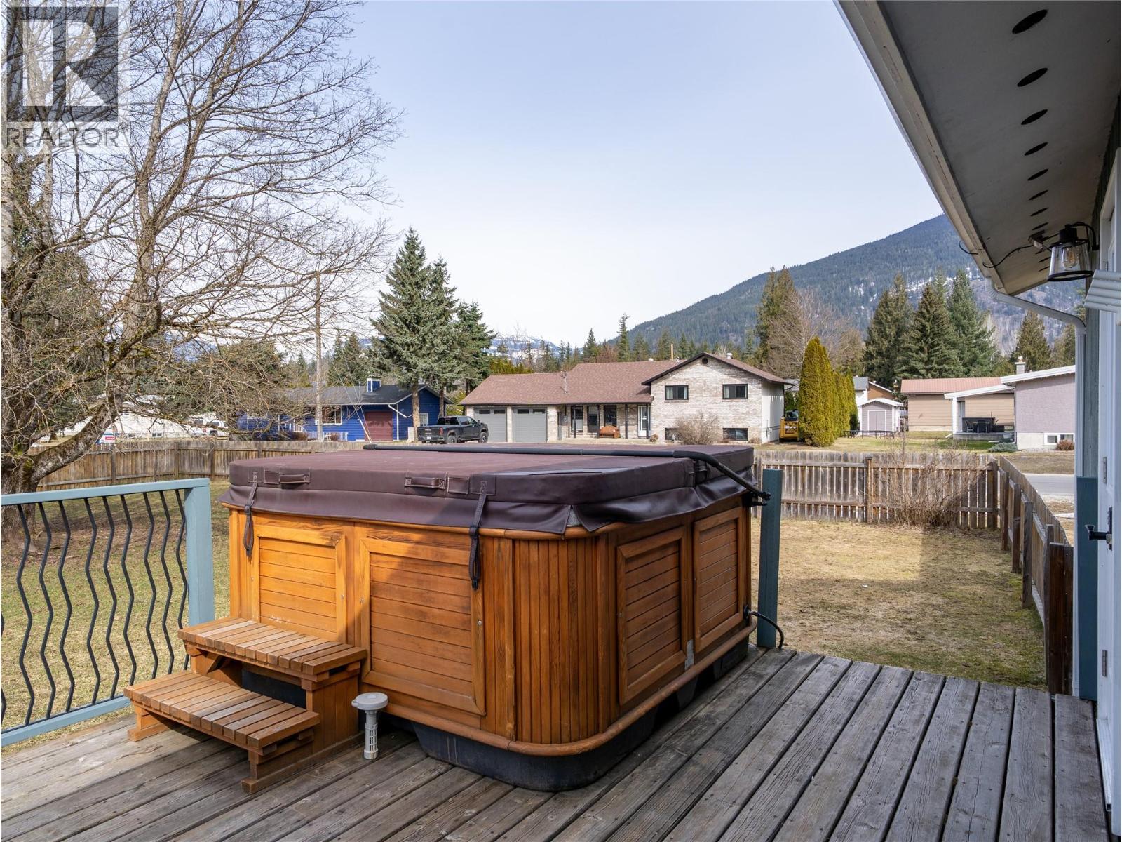 1669 Hiob Road, Revelstoke