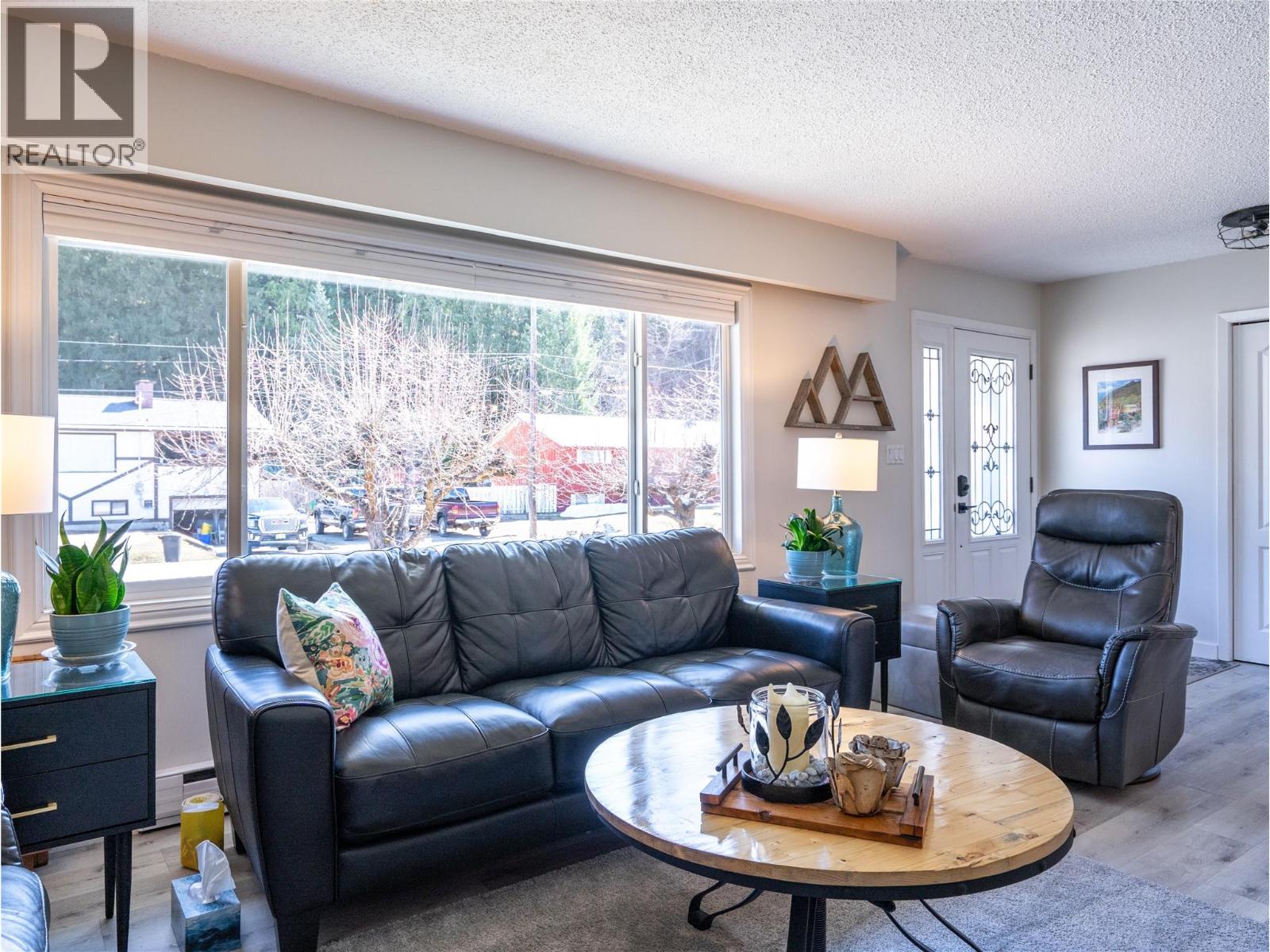 1669 Hiob Road, Revelstoke