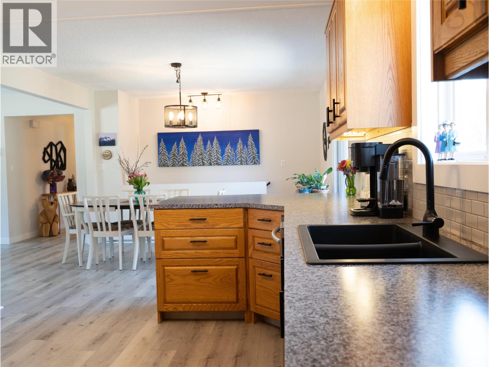 1669 Hiob Road, Revelstoke