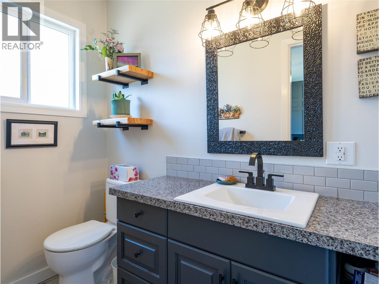 1669 Hiob Road, Revelstoke