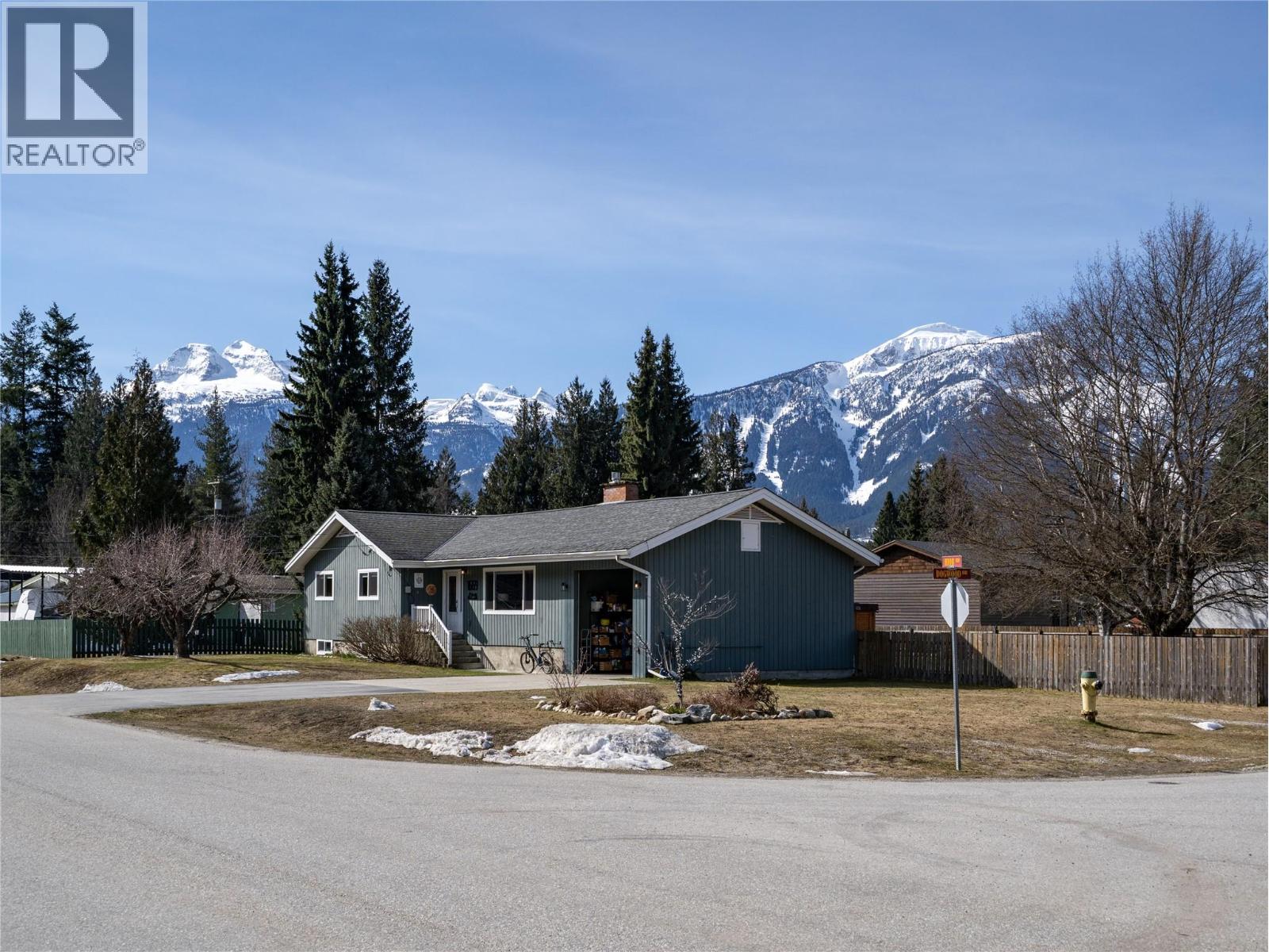 1669 Hiob Road, Revelstoke