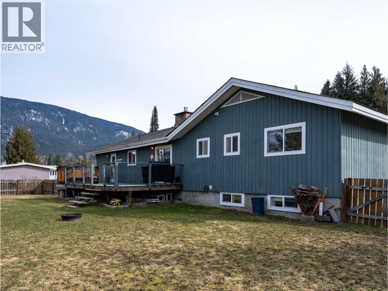 1669 Hiob Road, Revelstoke
