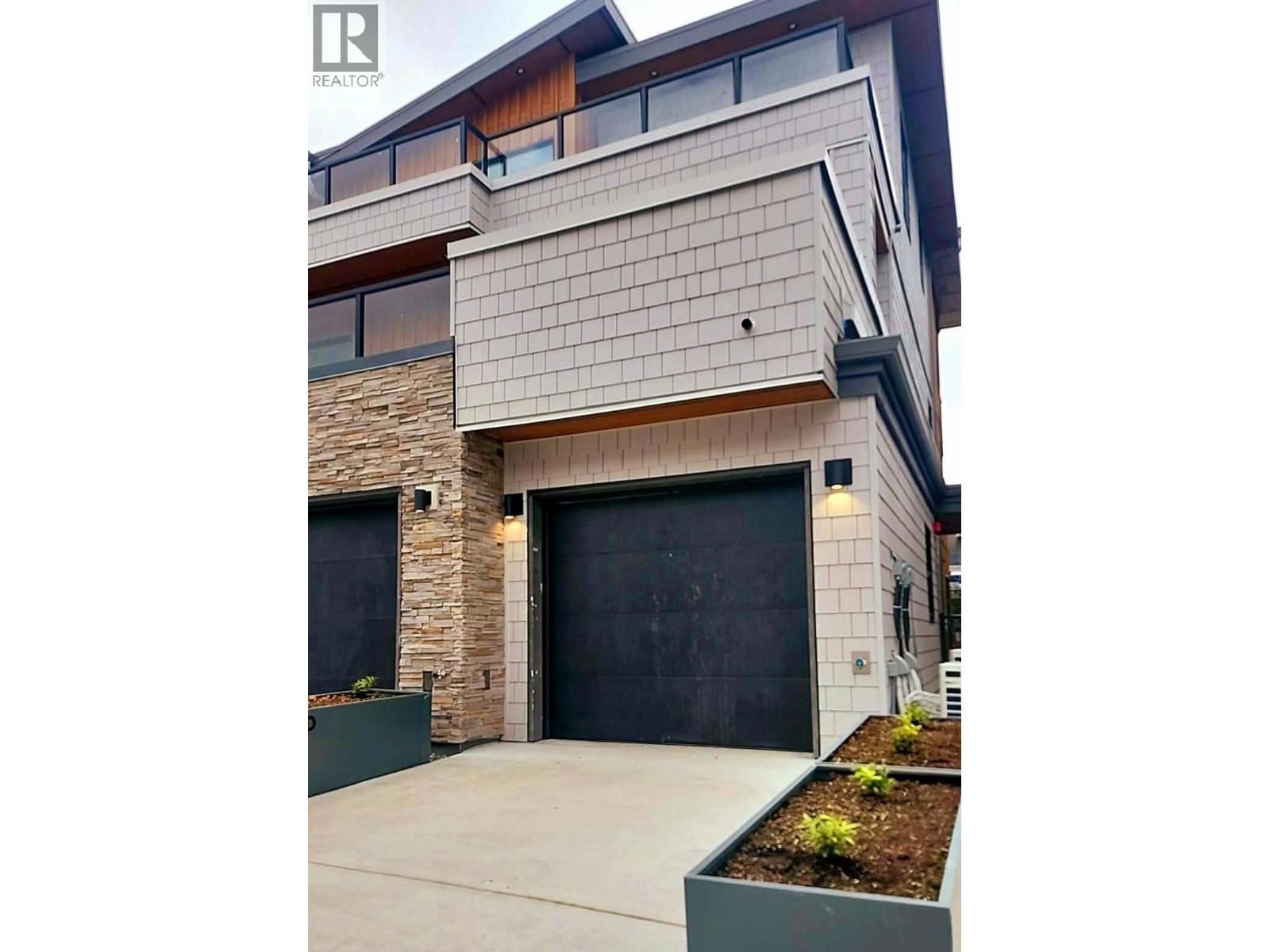 B2G1 464 EAGLECREST DRIVE, Gibsons