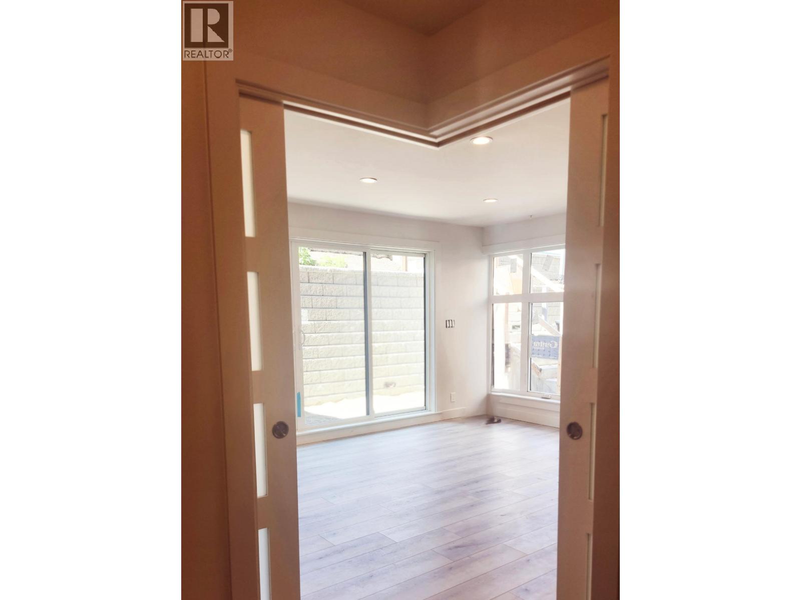 B2G1 464 EAGLECREST DRIVE, Gibsons