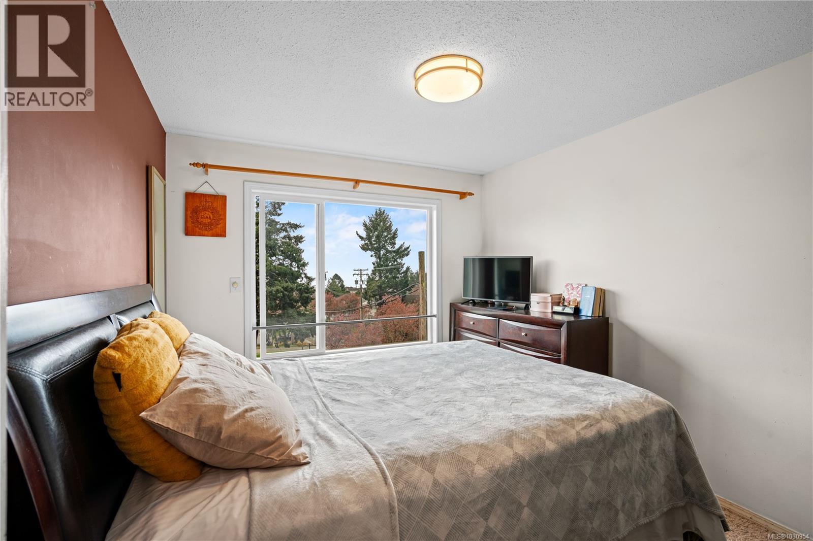 308 1351 Esquimalt Rd, Esquimalt