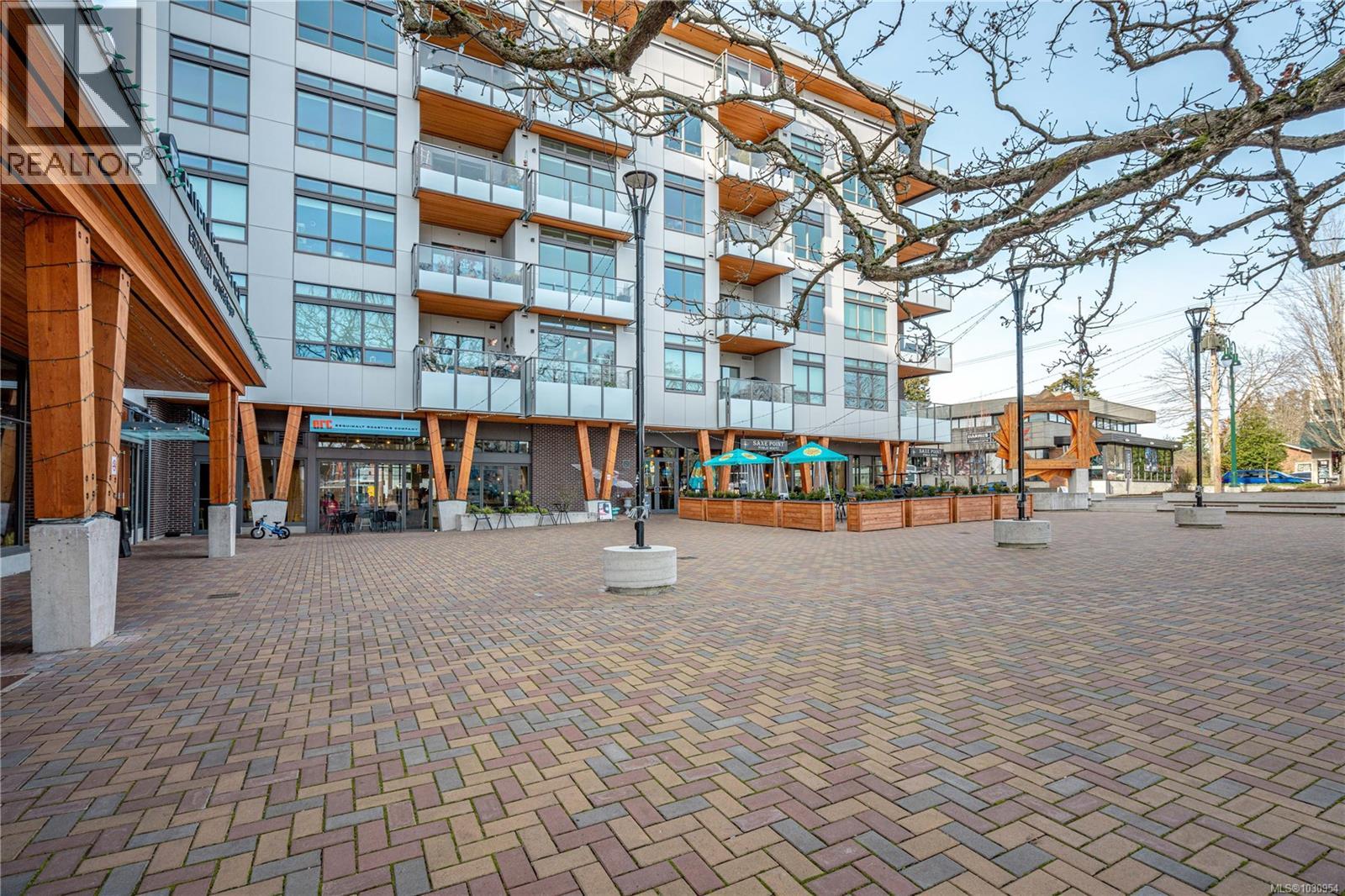 308 1351 Esquimalt Rd, Esquimalt