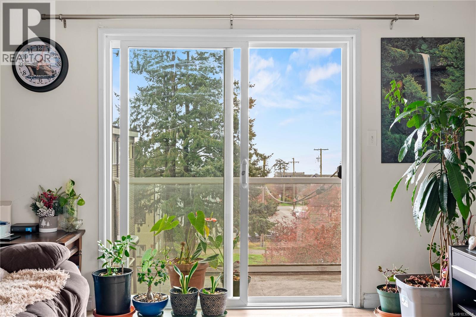 308 1351 Esquimalt Rd, Esquimalt