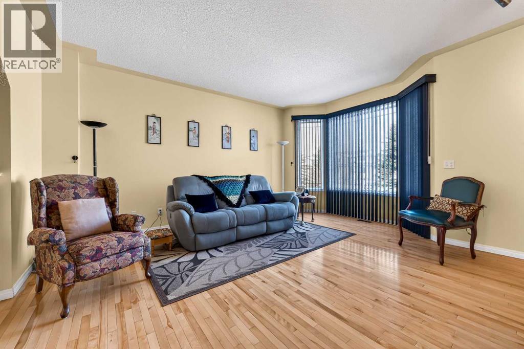 Single Family House for Sale in  Country Hills Gardens NW Country Hills Calgary 