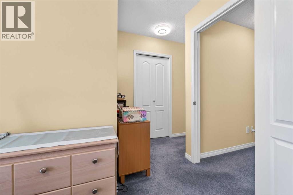 Single Family House for Sale in  Country Hills Gardens NW Country Hills Calgary 