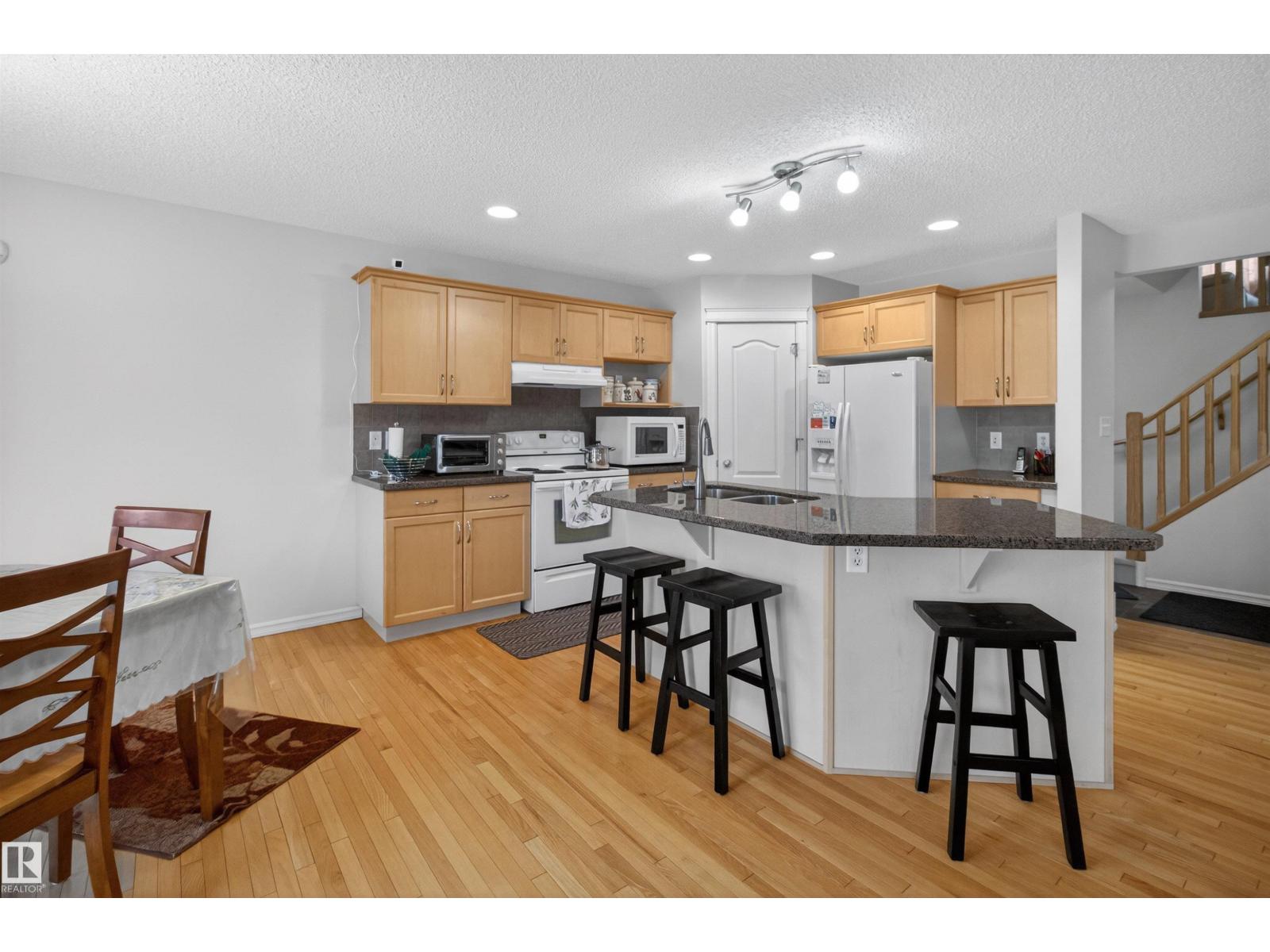 20707 56 AV NW, Edmonton