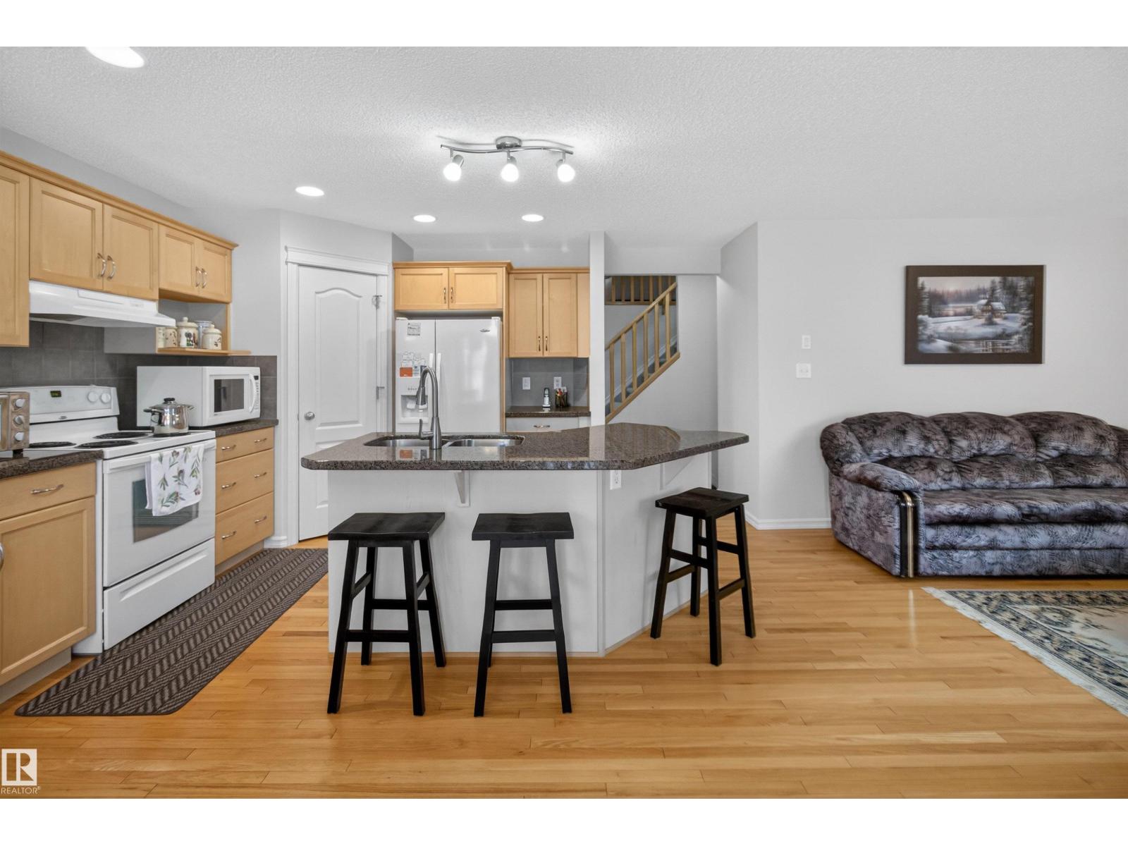 20707 56 AV NW, Edmonton