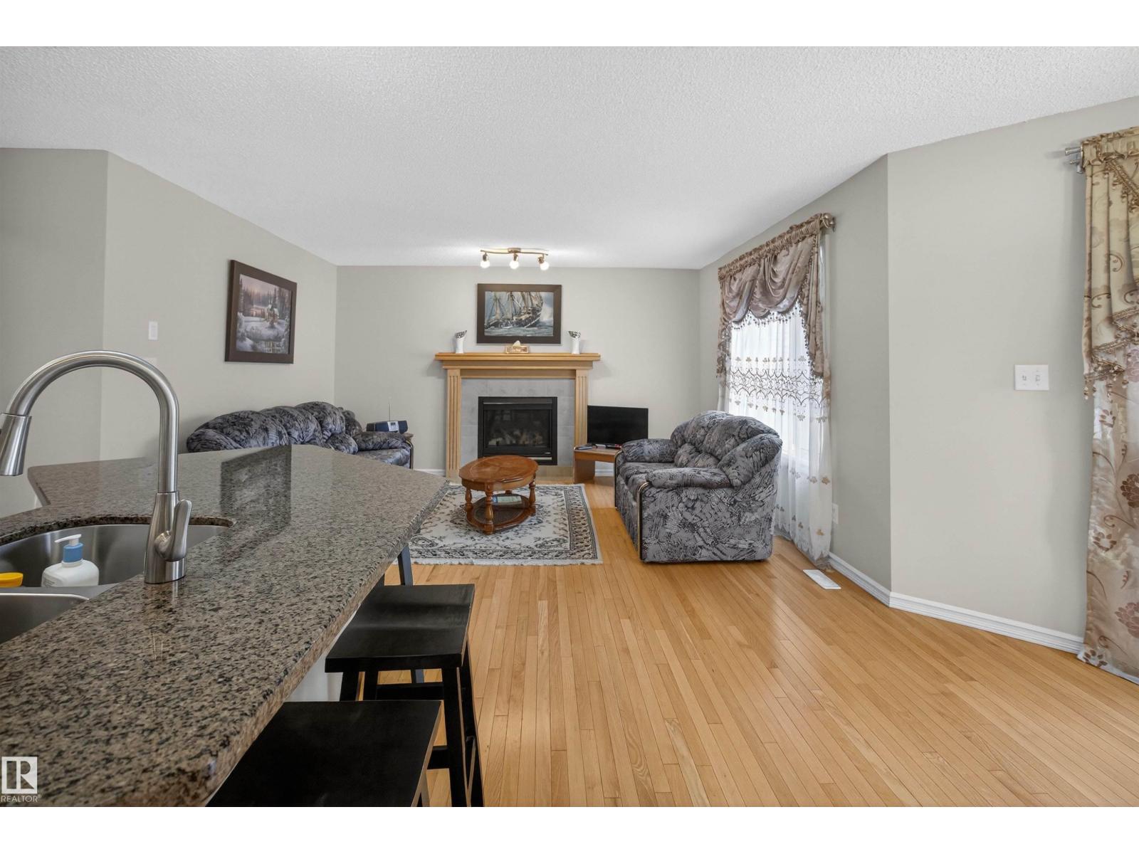 20707 56 AV NW, Edmonton