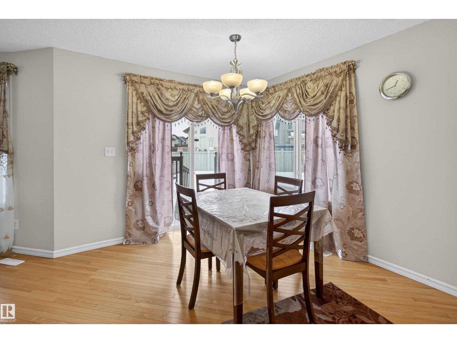 20707 56 AV NW, Edmonton