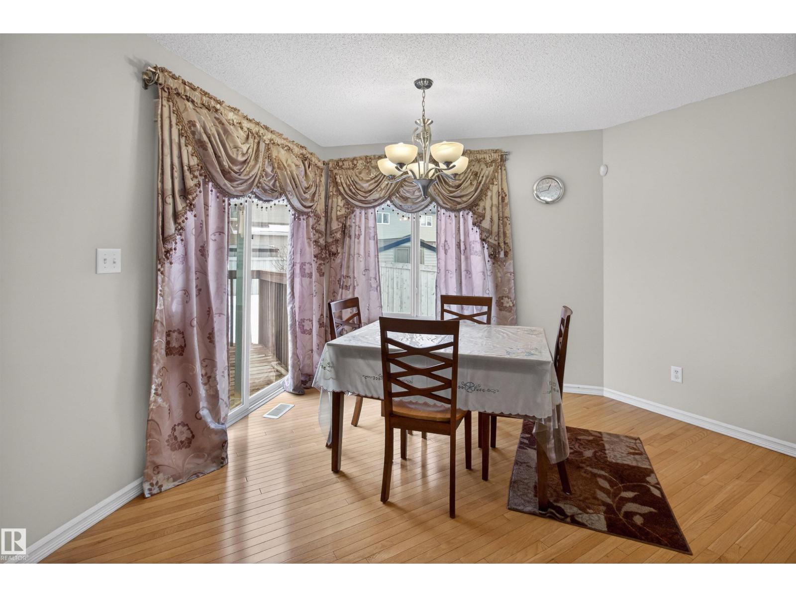 20707 56 AV NW, Edmonton