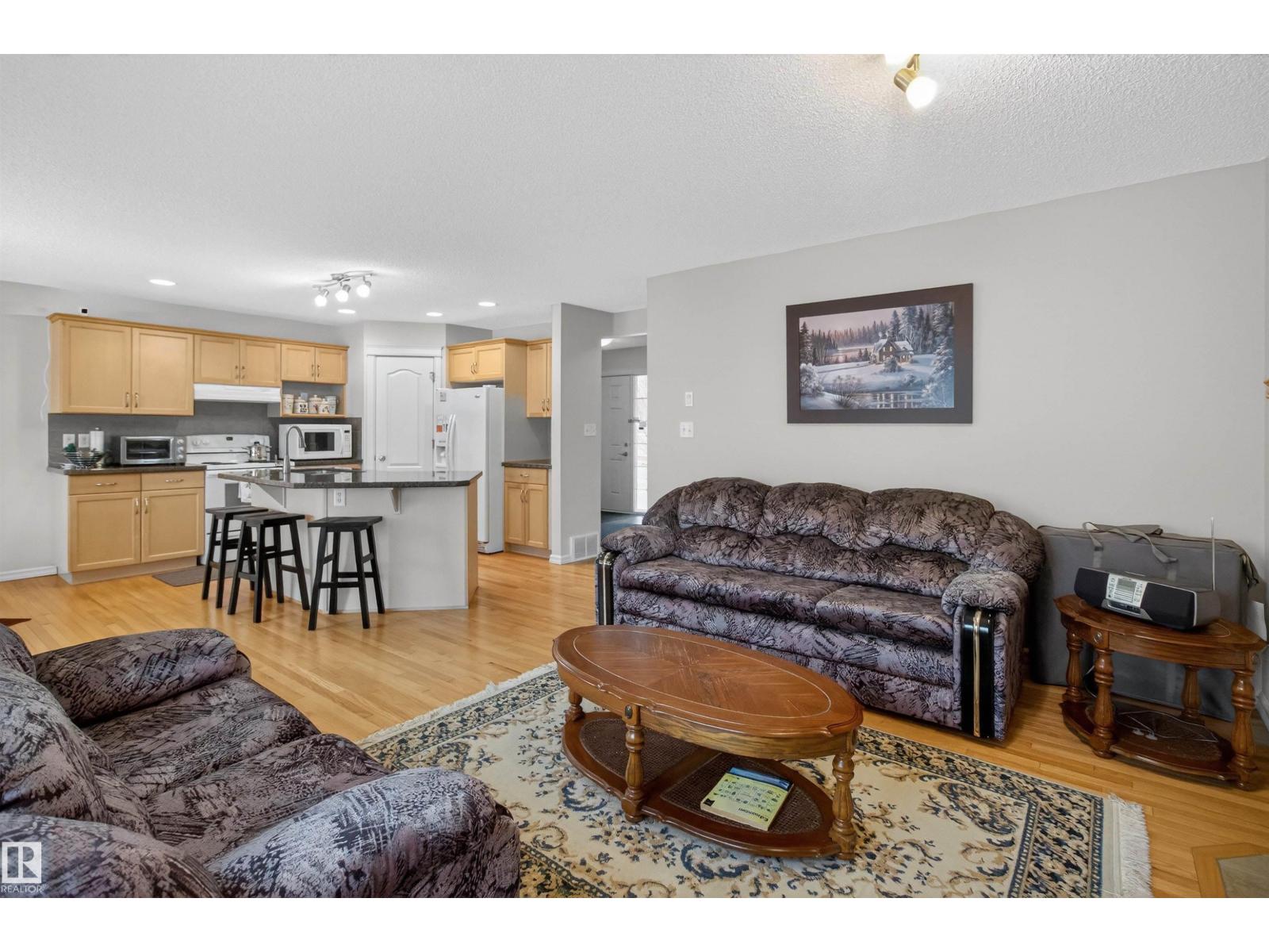20707 56 AV NW, Edmonton